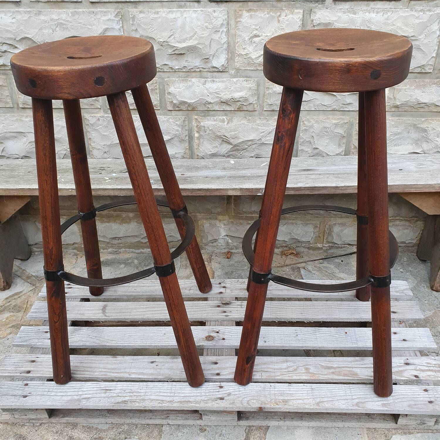 2 Solid wood bar stools