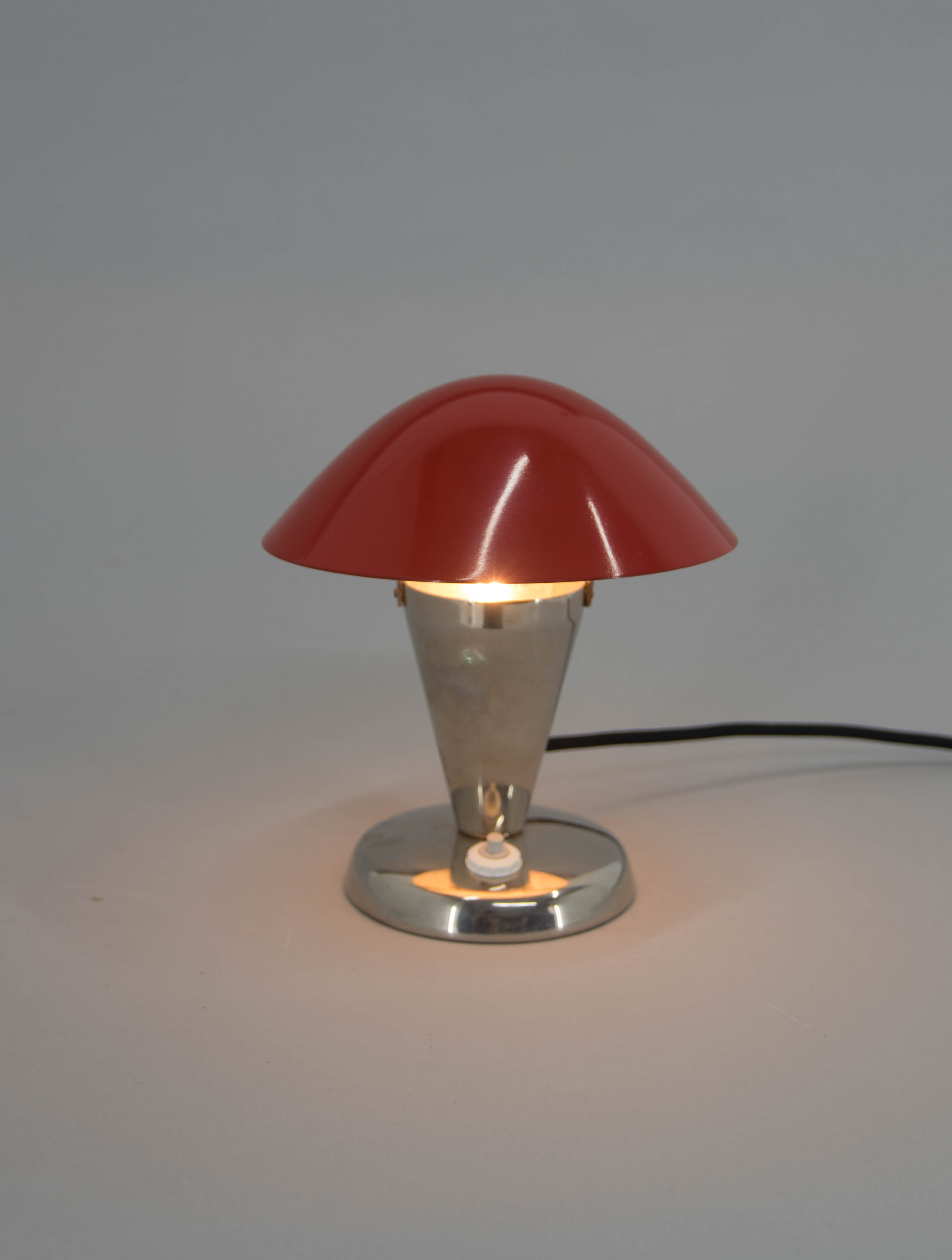 Bauhaus bedside lamp with flexible shade, 1930