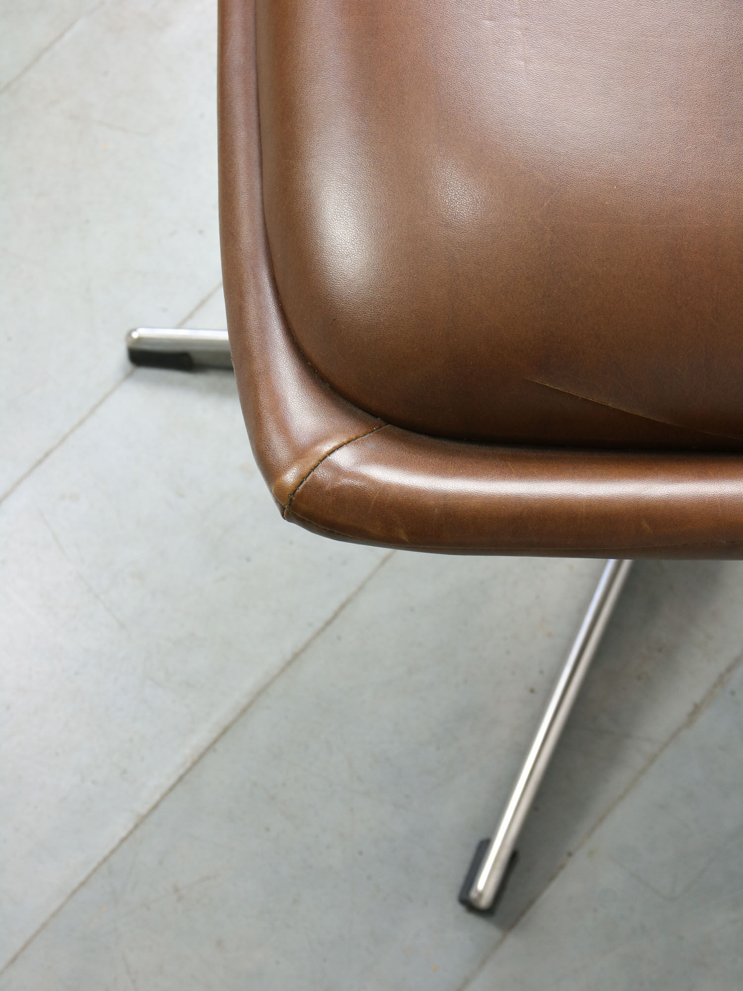 Mid-century Brown Leatherette Swivel Chair from Stol