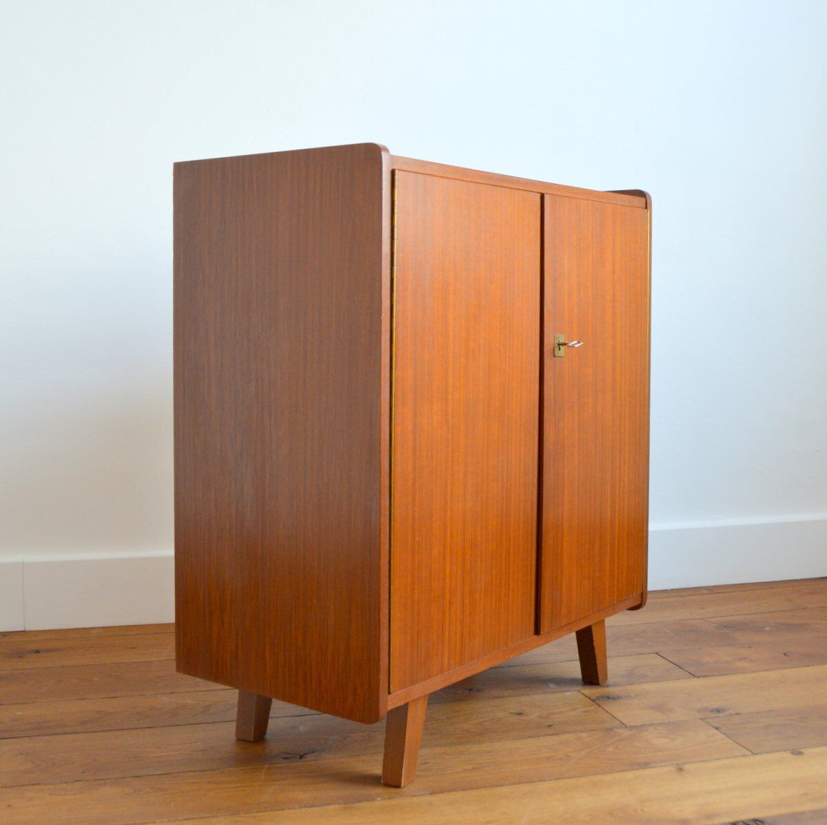Small vintage 1960s row