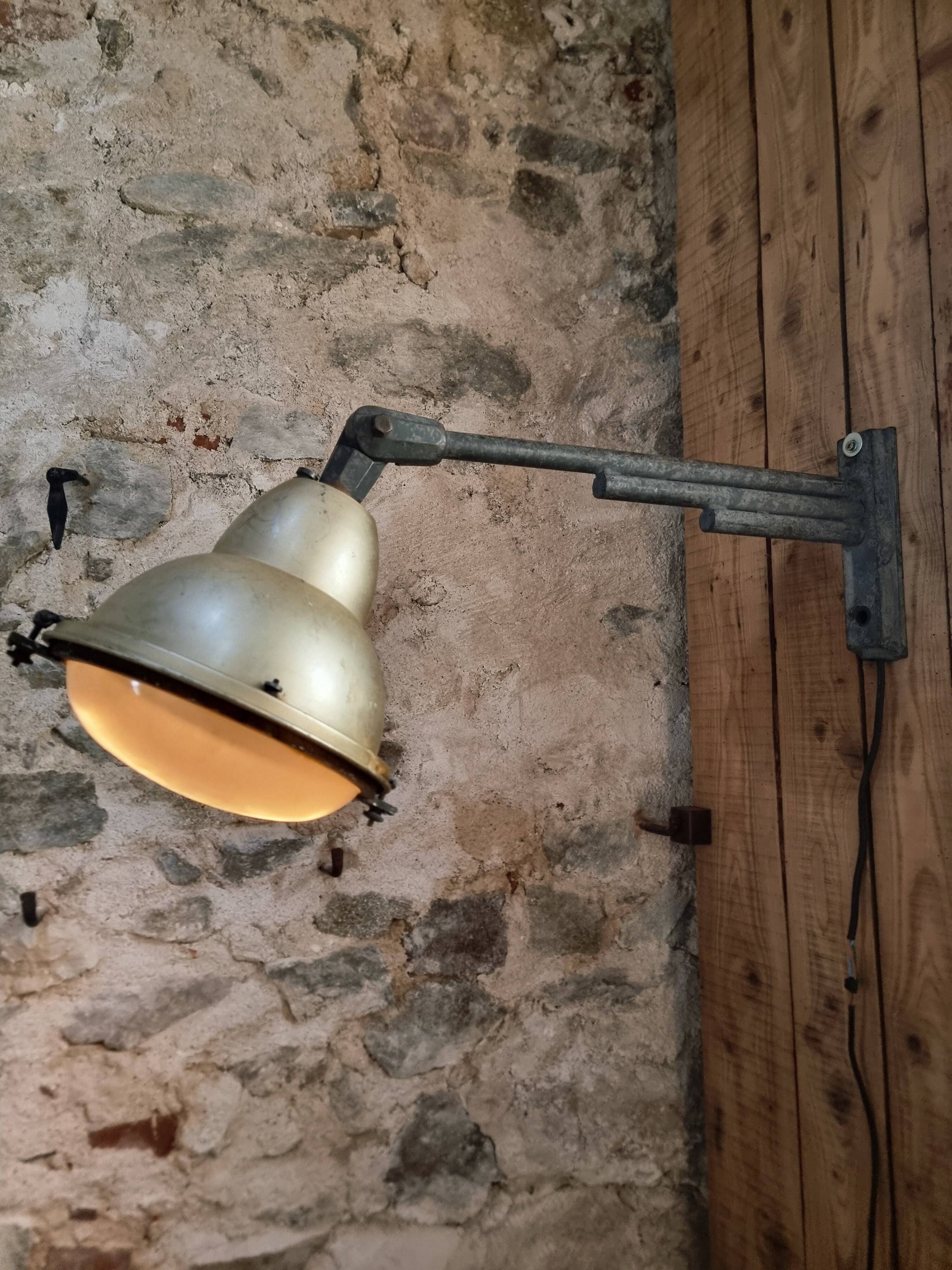 Applique murale vintage de lampadaire – lampe murale industrielle, bras réglable années 1950