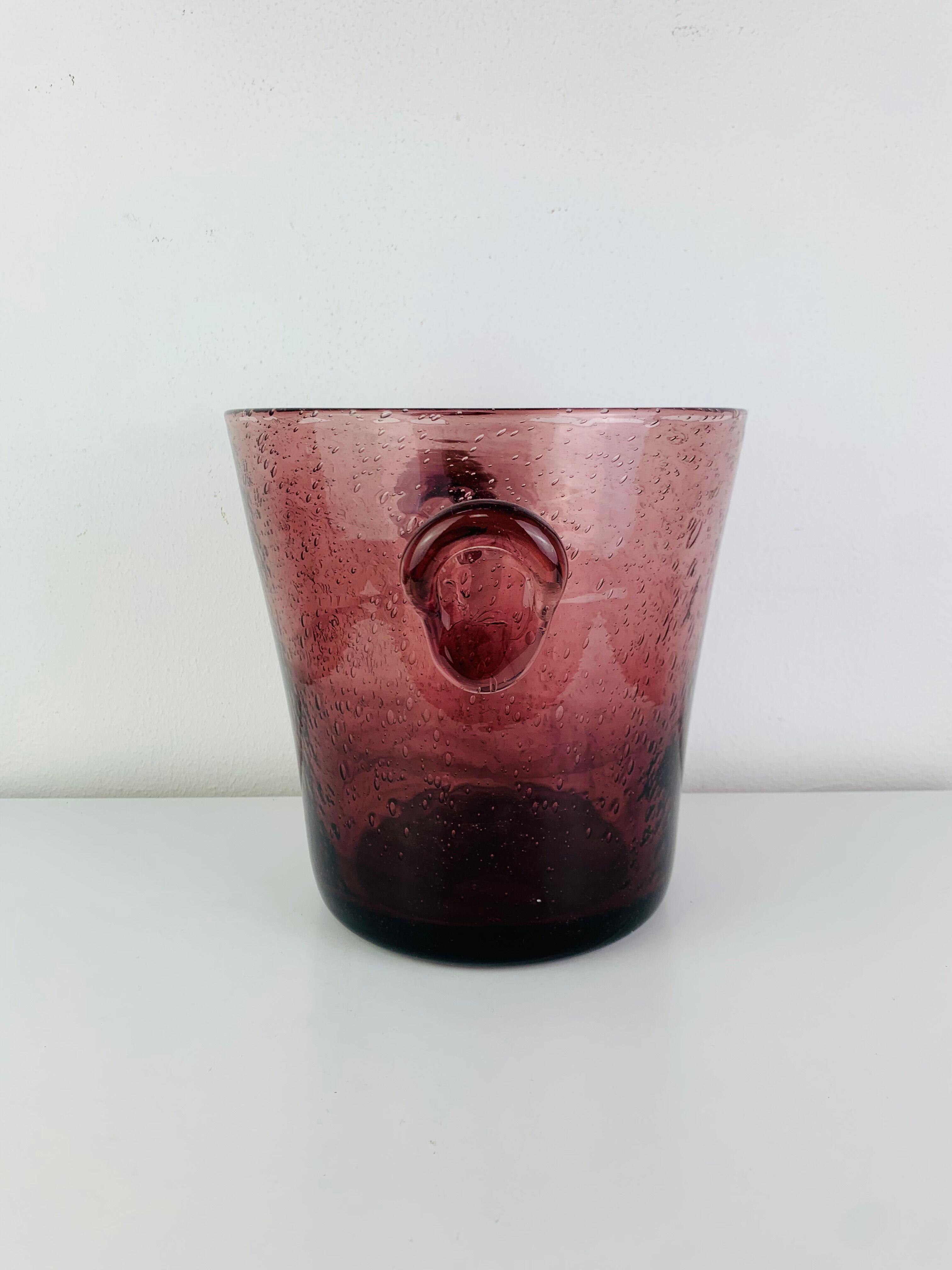 Seau à champagne XL verre bullé de Biot, violet