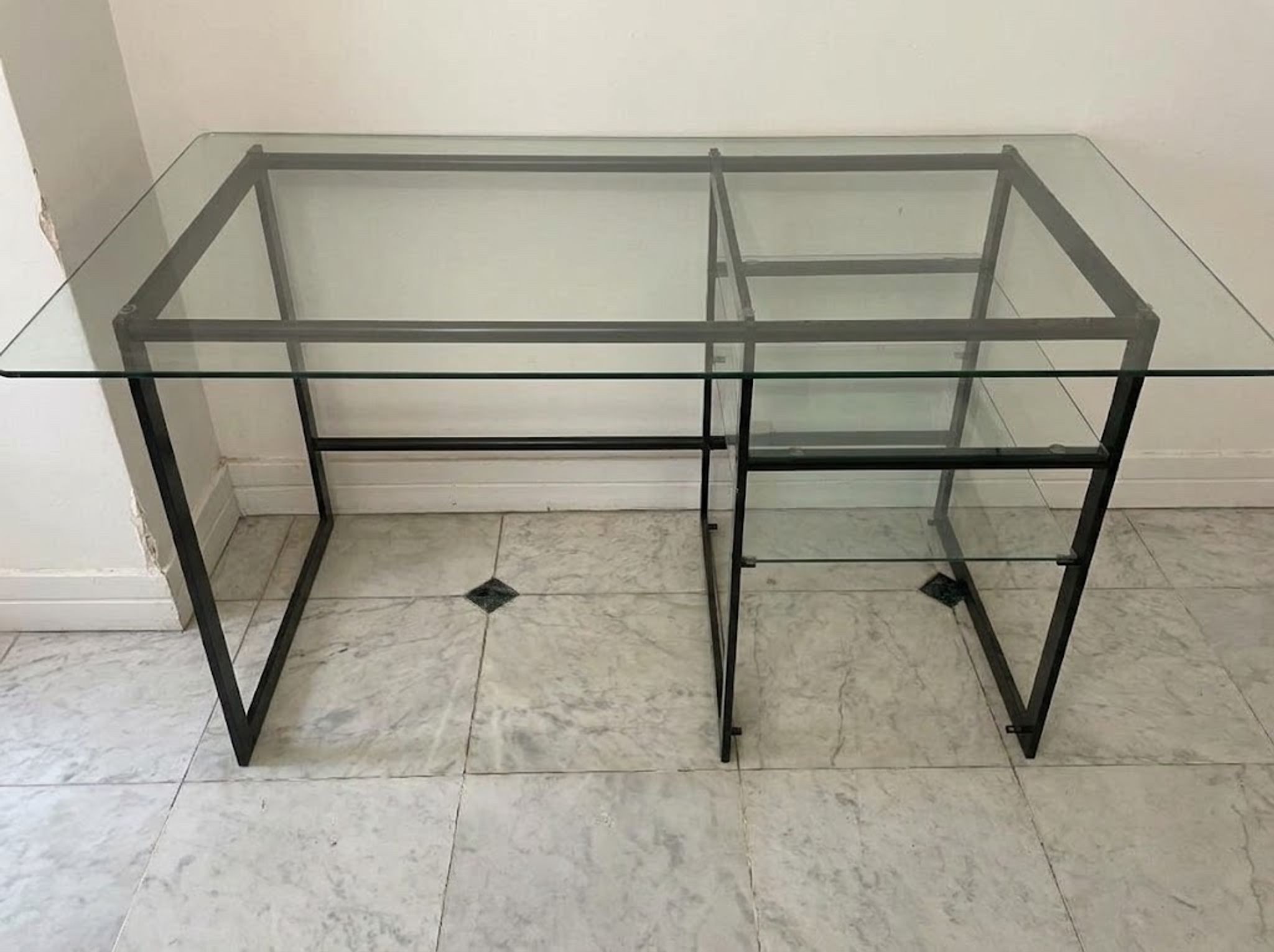 Large desk design in glass and black metal