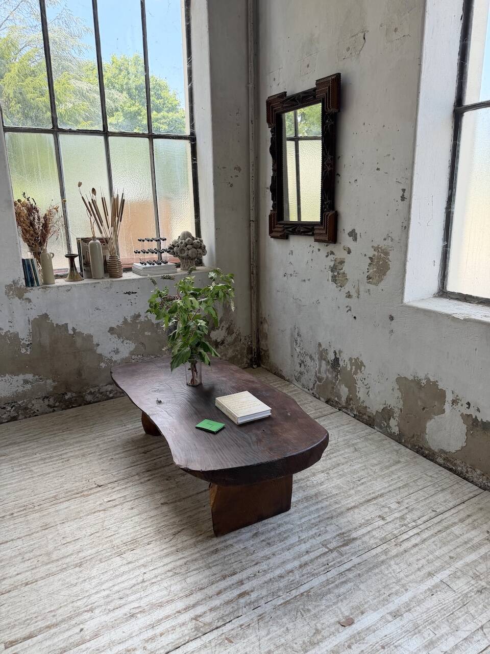 Table basse brutaliste artisanale 1950