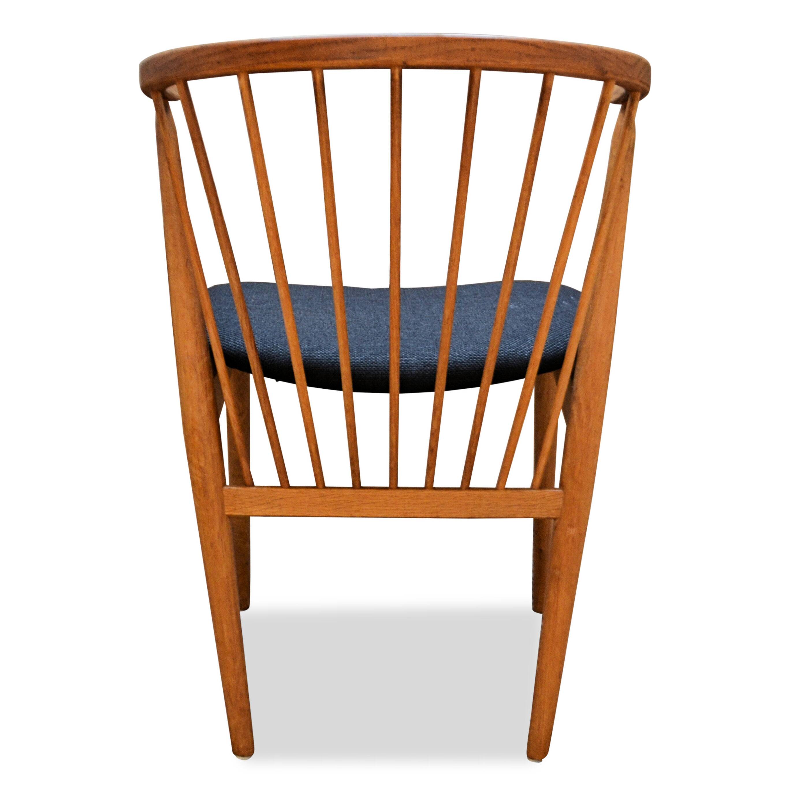 Vintage Danish design Helge Sibast nr.6 oak dining chairs