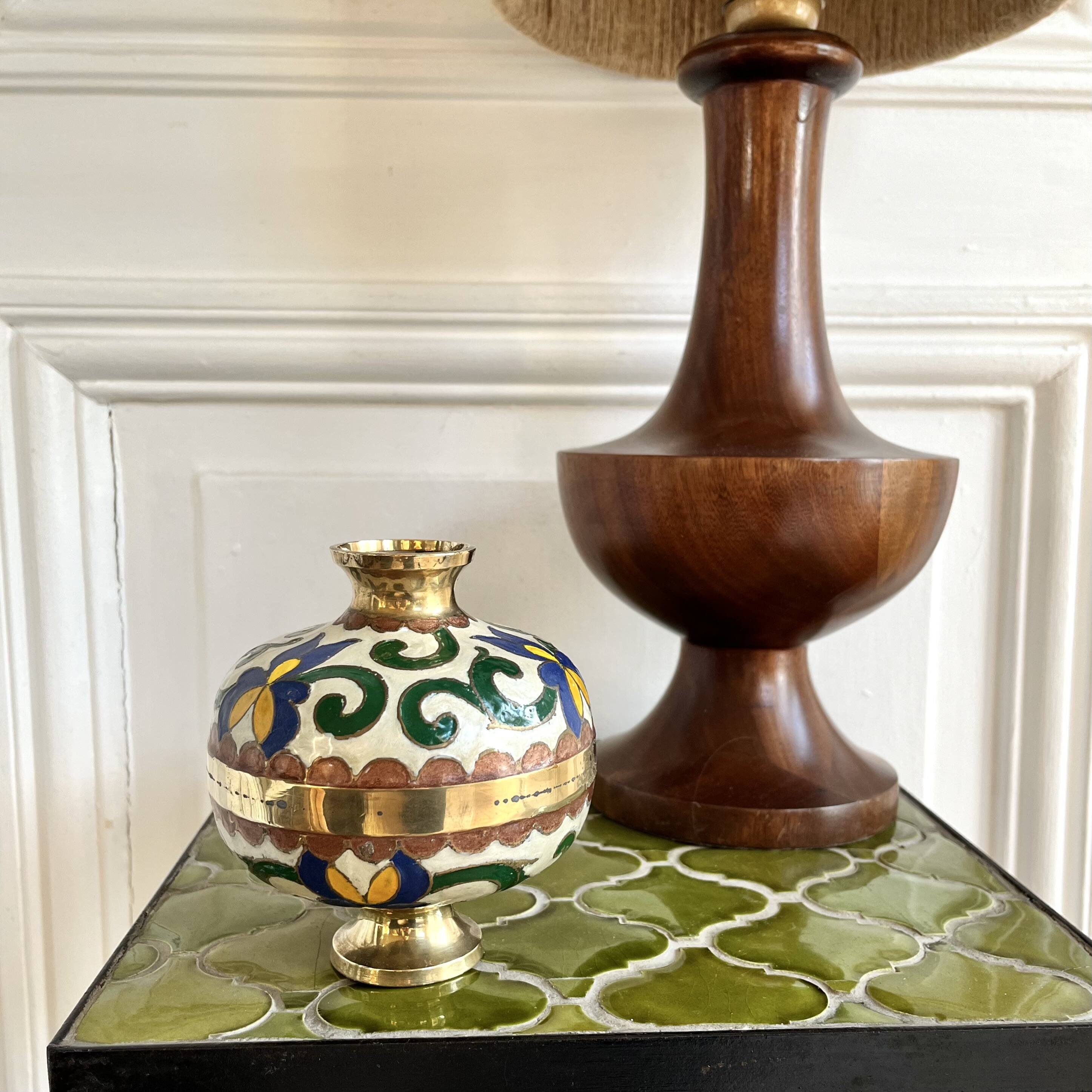 vase laiton émail cloisonné décor d'iris