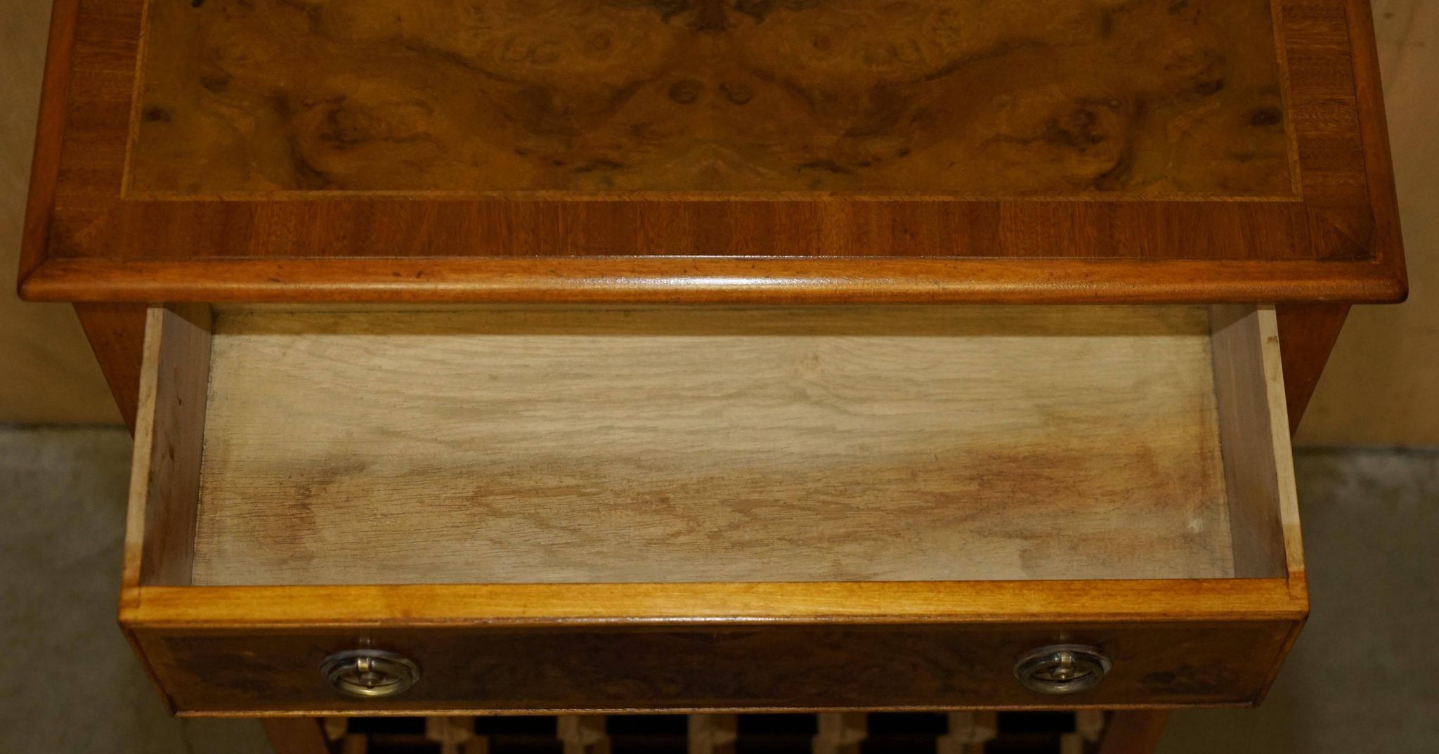 Flamed walnut sideboard for 36 bottles with drawer