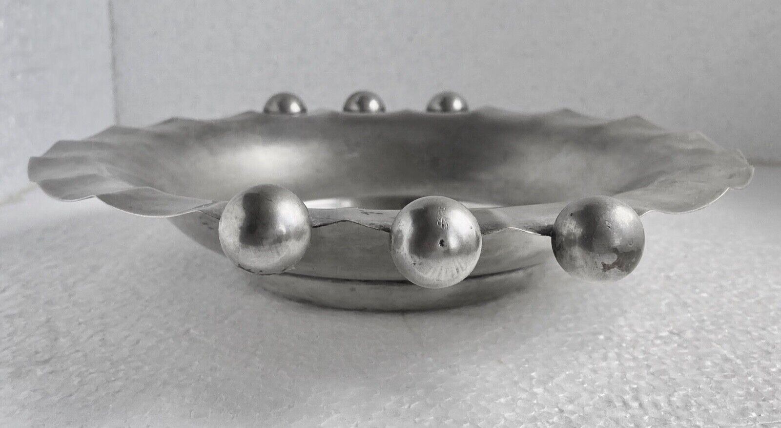 Coupe ou coupelle art déco moderniste en métal argenté estampillé - a voir !!!