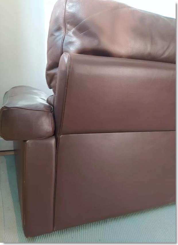Italian leather sofa Poltrona Frau by Tito Agnoli