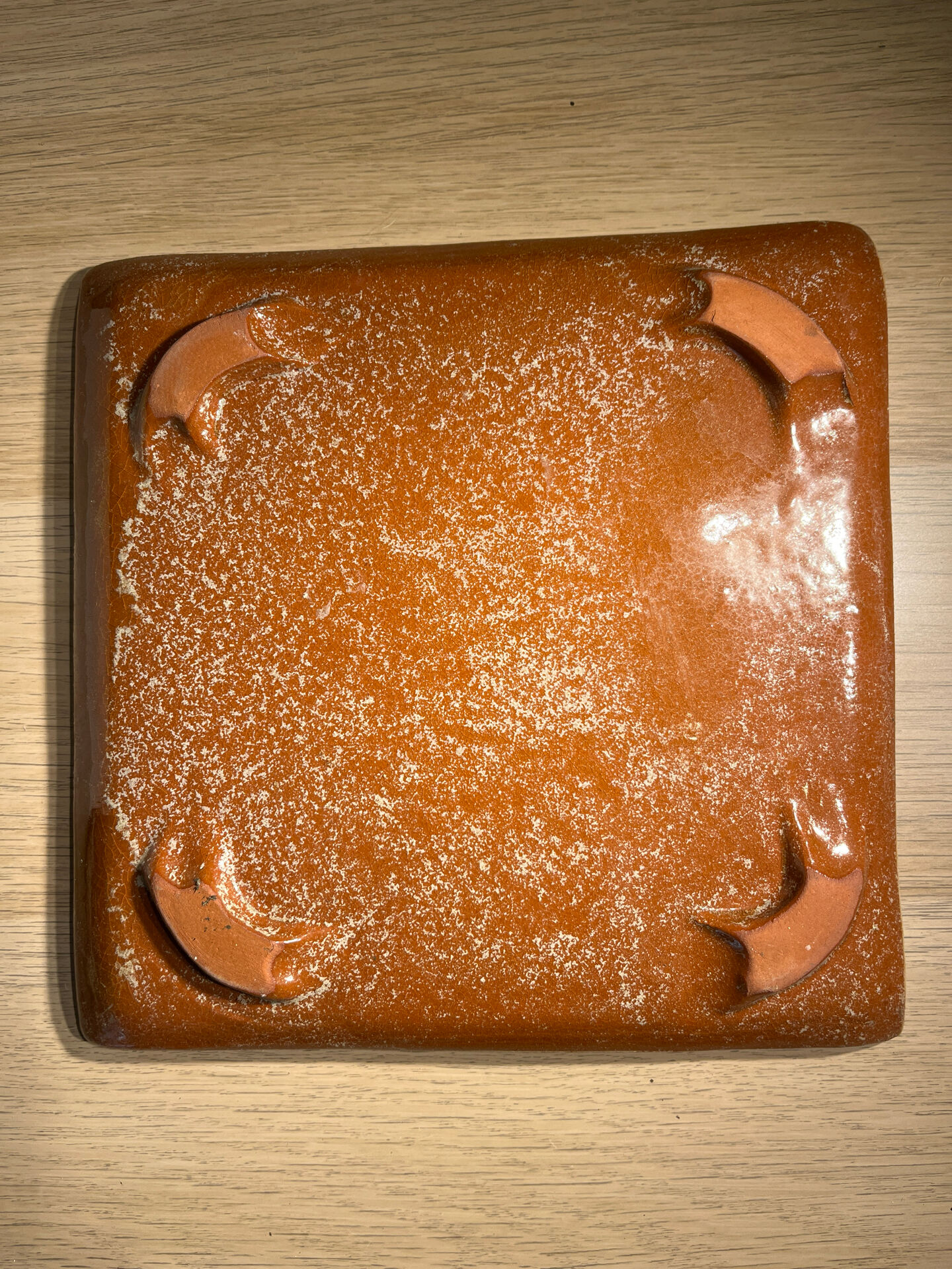 Large square vintage ceramic plate – raised lace decoration – 20 cm