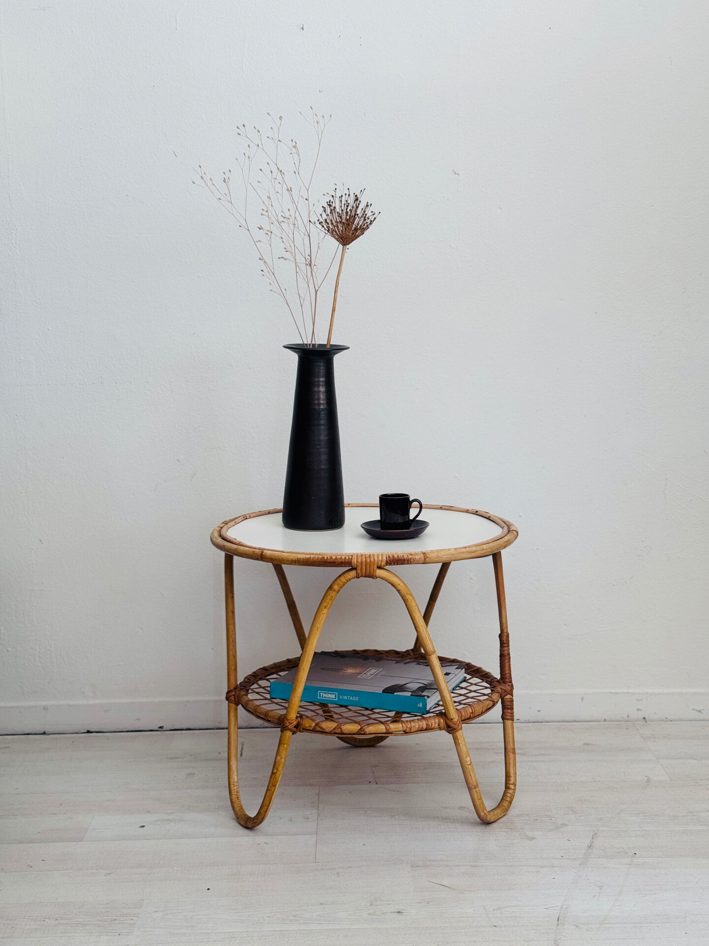 Table en rotin vintage des années 60