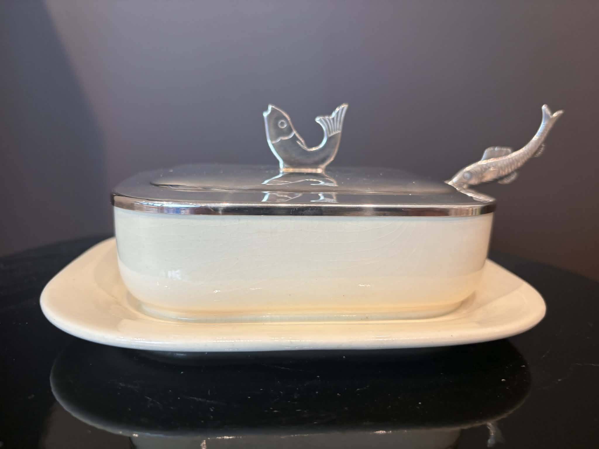 Butter dish