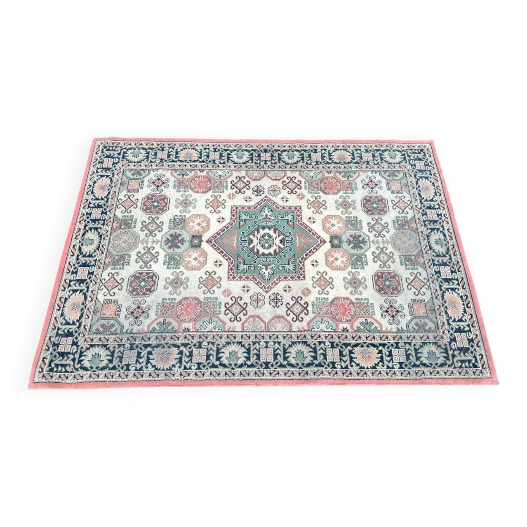 Vintage oriental rug in burgundy red, 133x196cm.