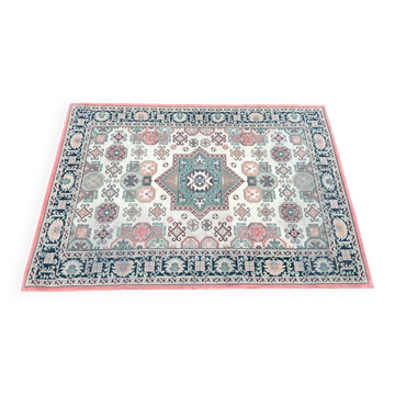 Vintage oriental rug in burgundy red, 133x196cm.