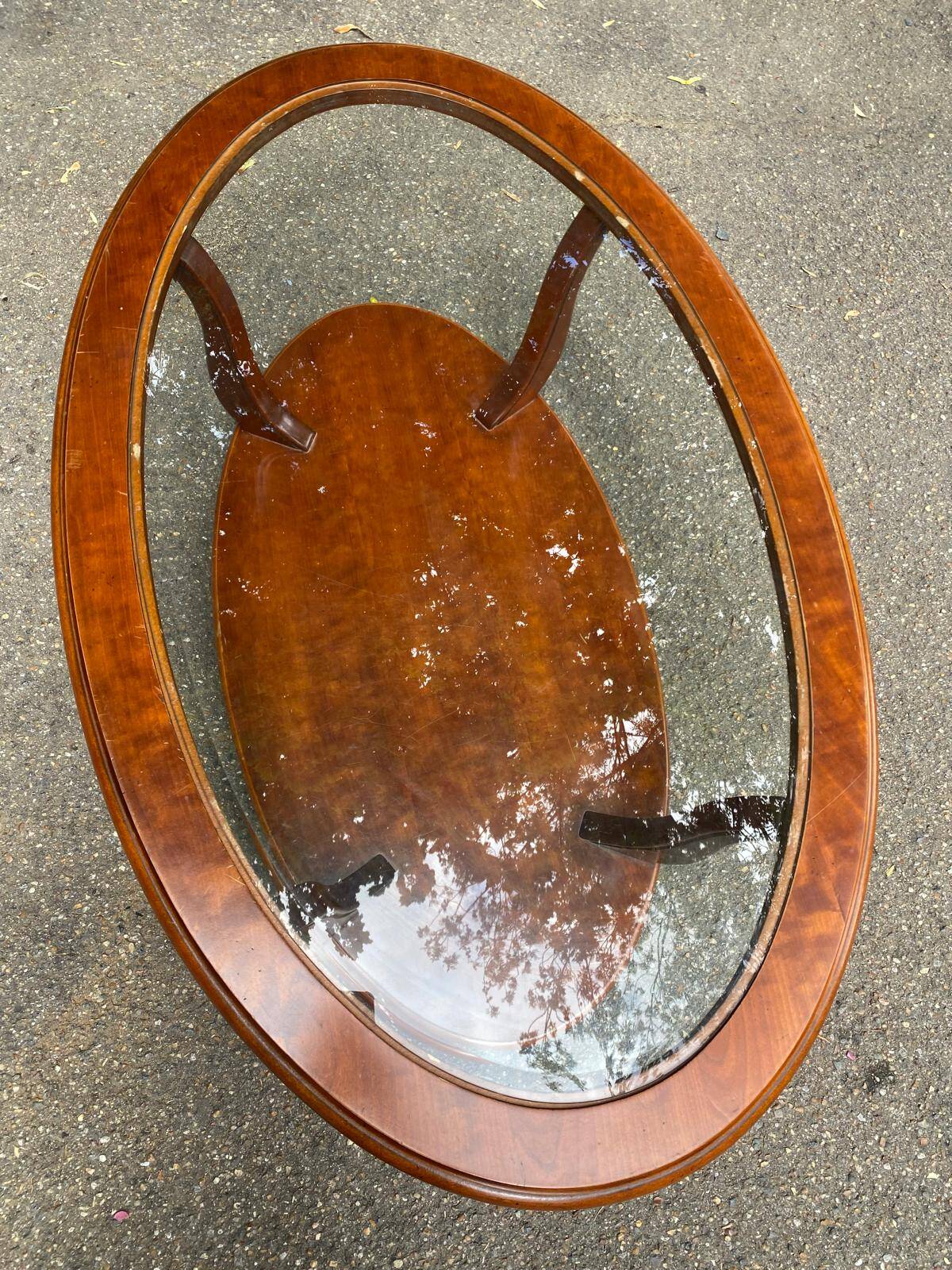 Table basse ovale en bois massif et verre, années 90