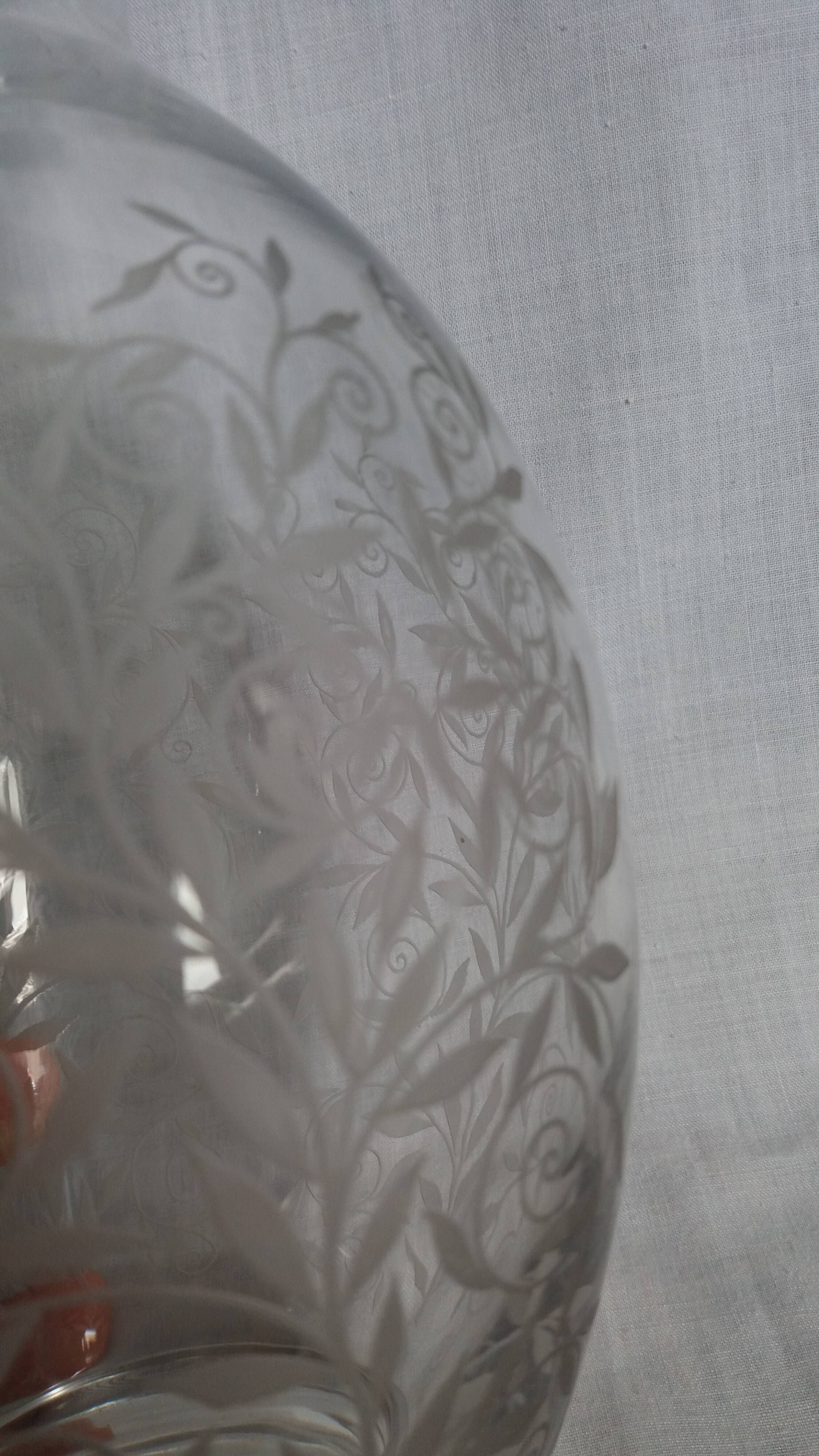 Carafe bottle with a stopper, engraved patterns, Baccarat, Golfe Juan