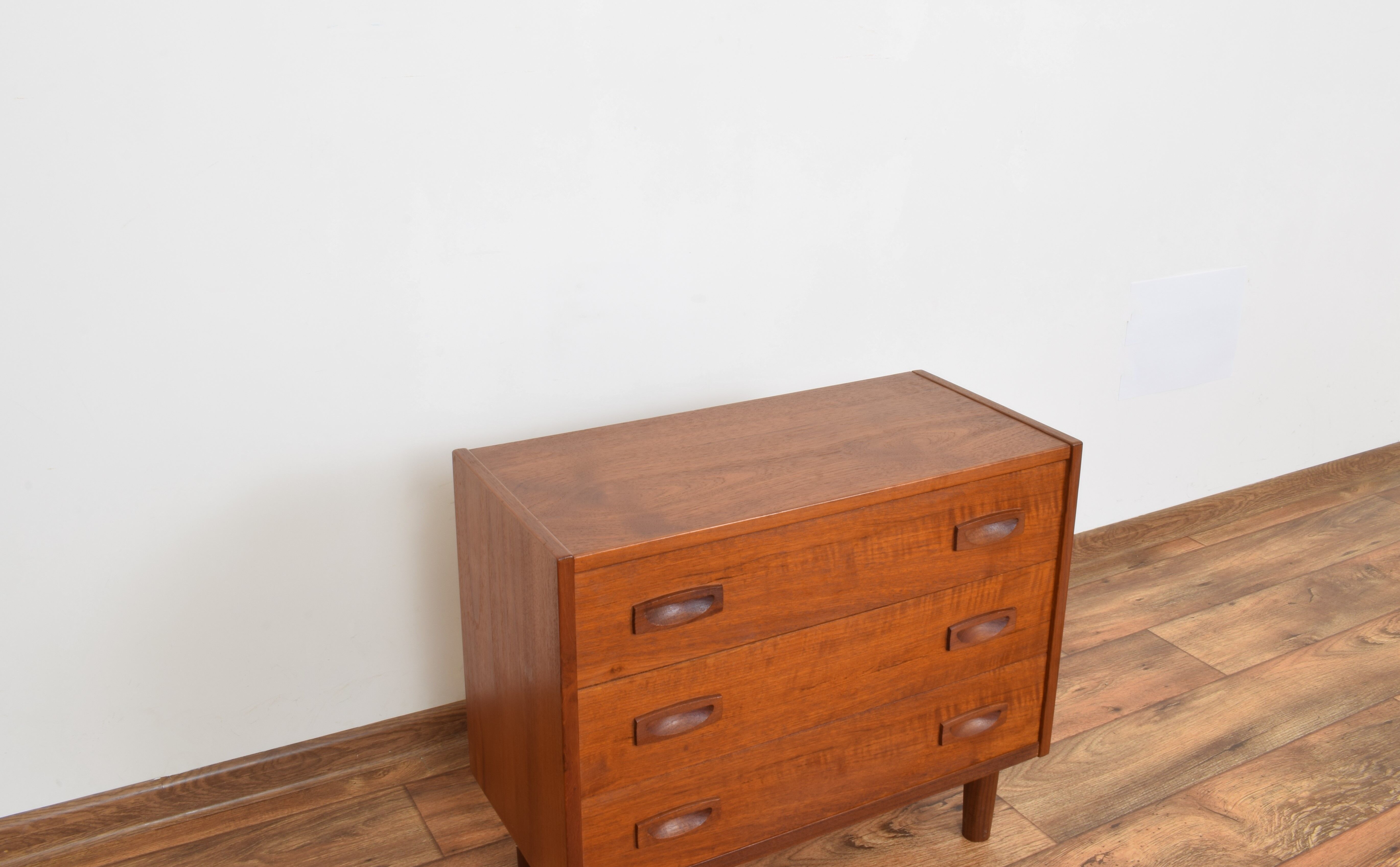 Commode en teck danoise années 1960