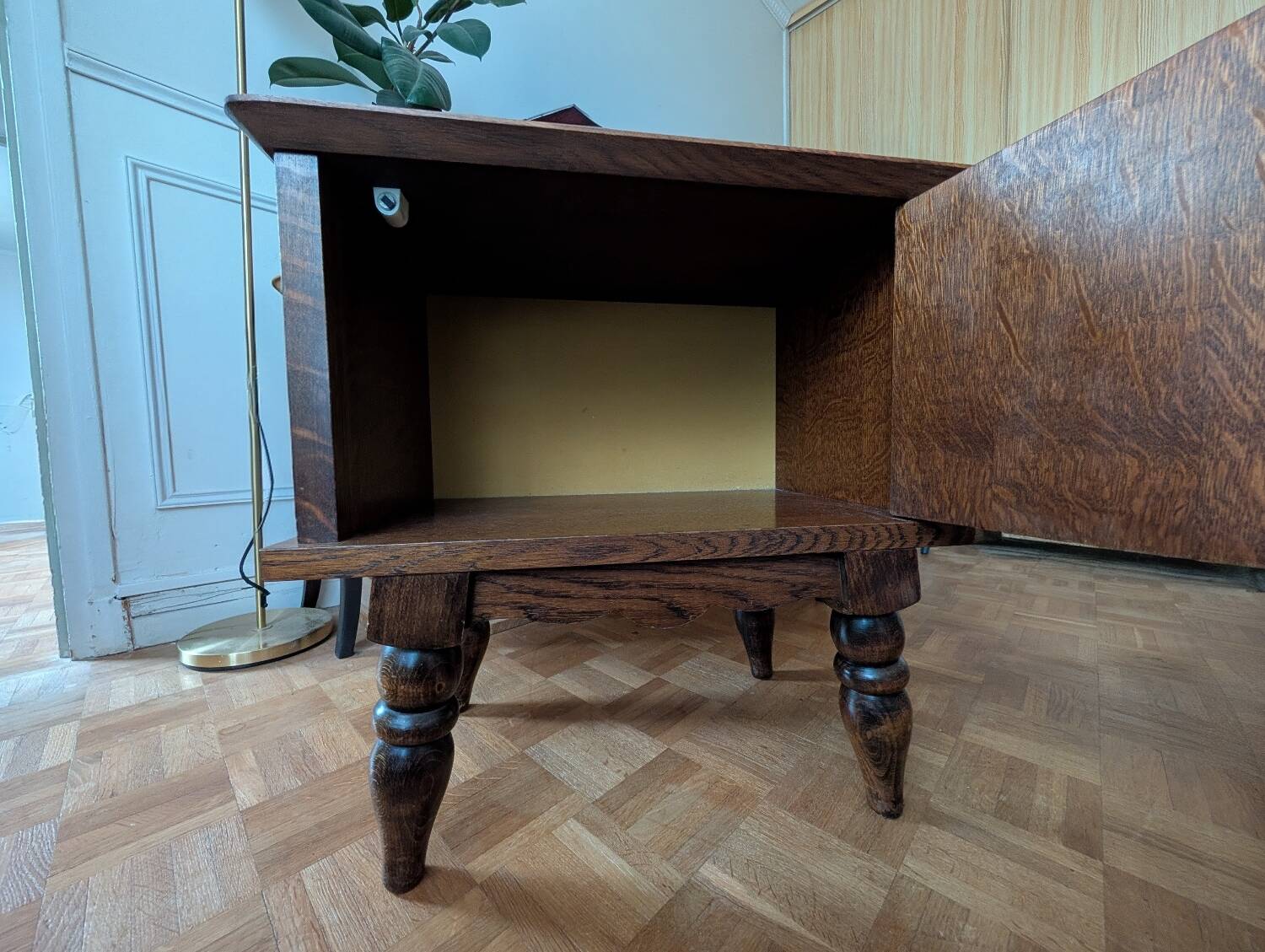 Bedside table/side table