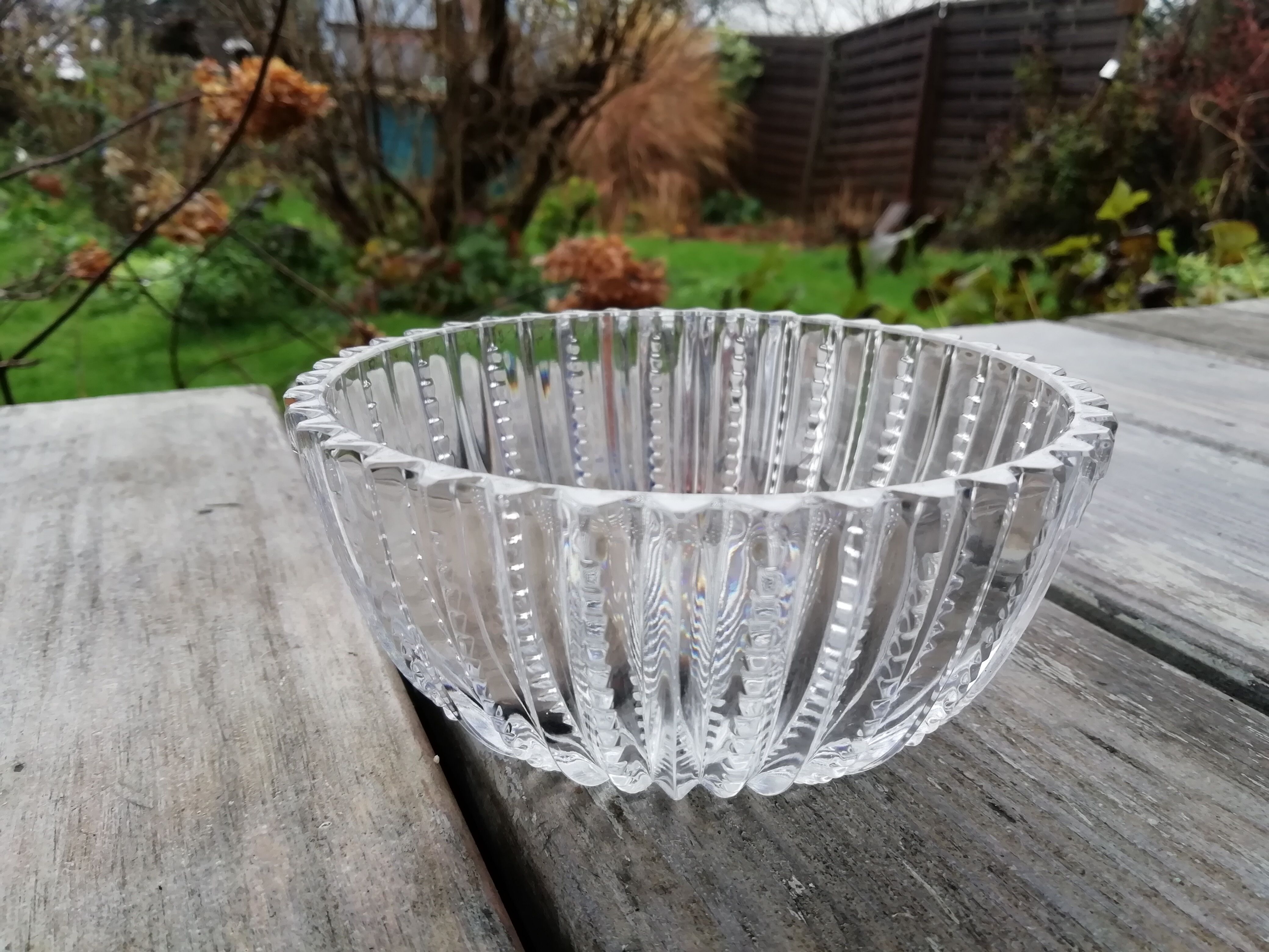 Coupelle verre sur assiette métal argentée