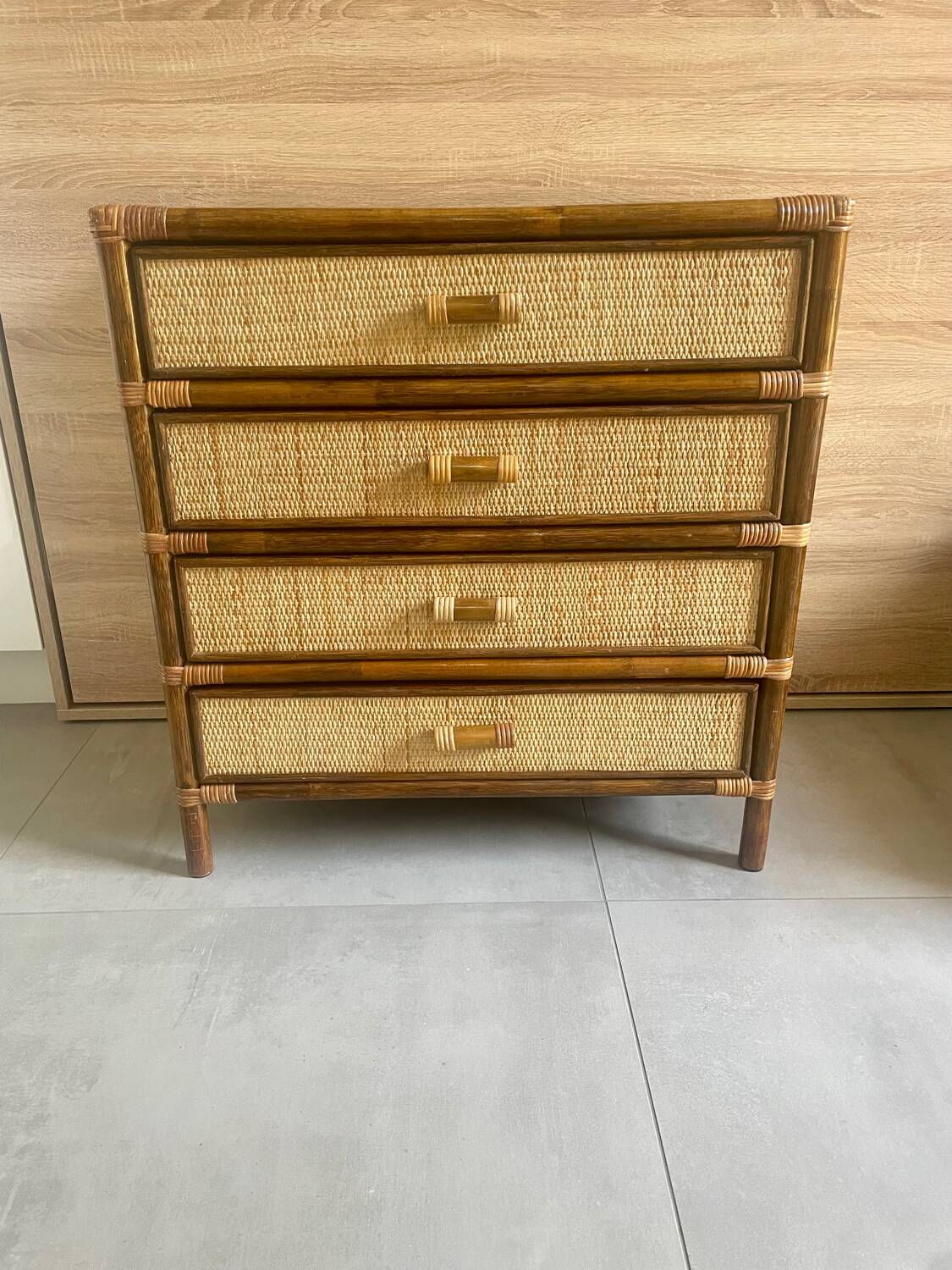 Vintage 4-drawer chest of drawers from 1970, rattan and bamboo, excellent condition.