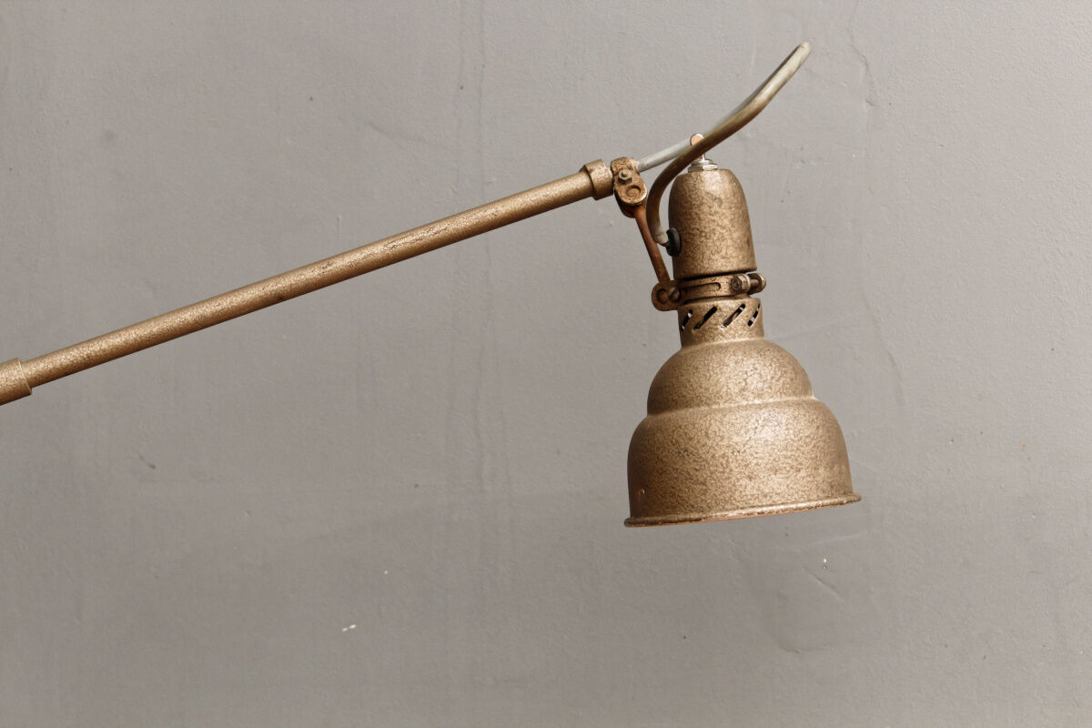 Lumina workshop lamp