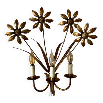 3-light flower wall light in gold metal
