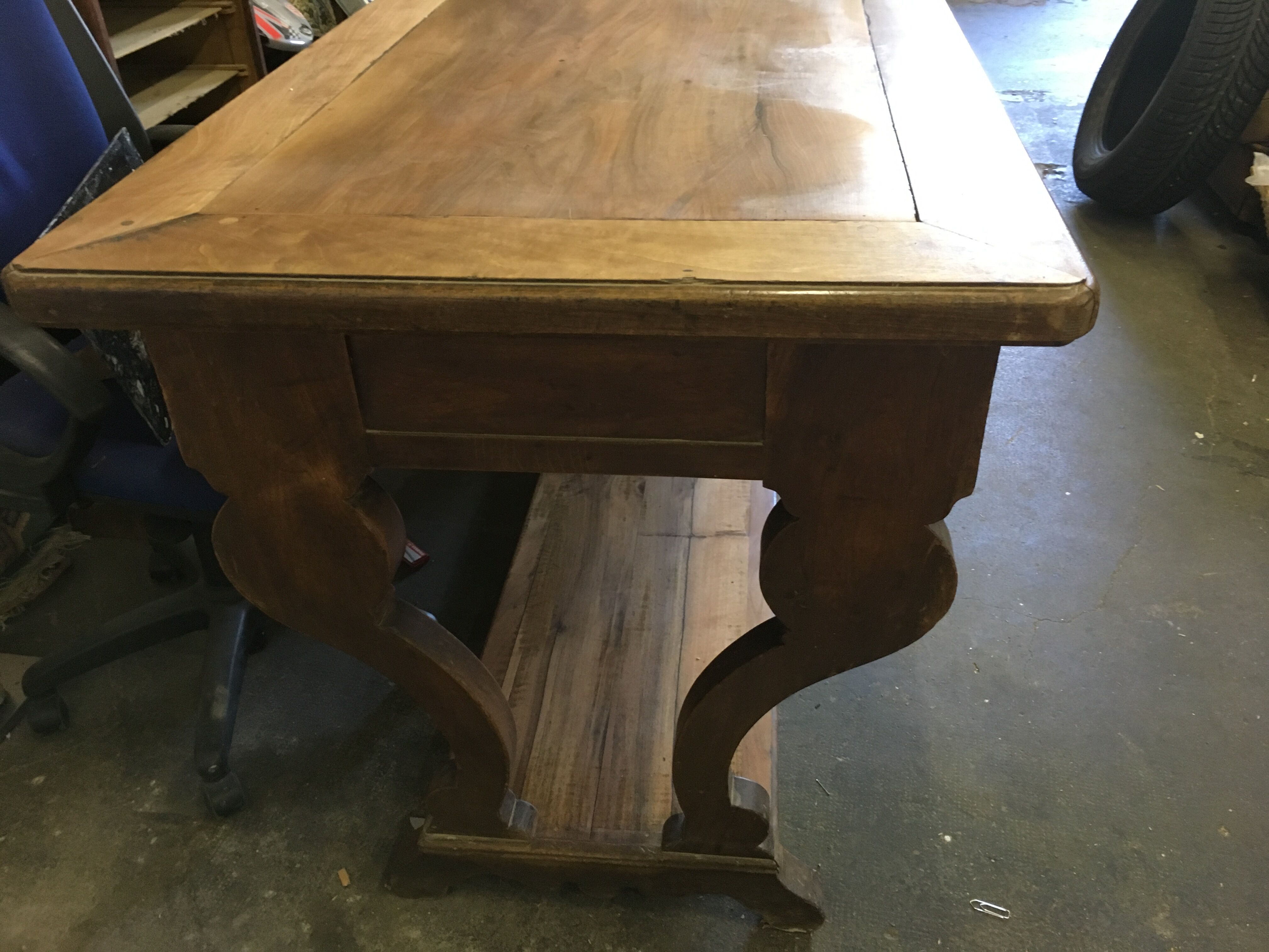 Walnut table draper XIX century