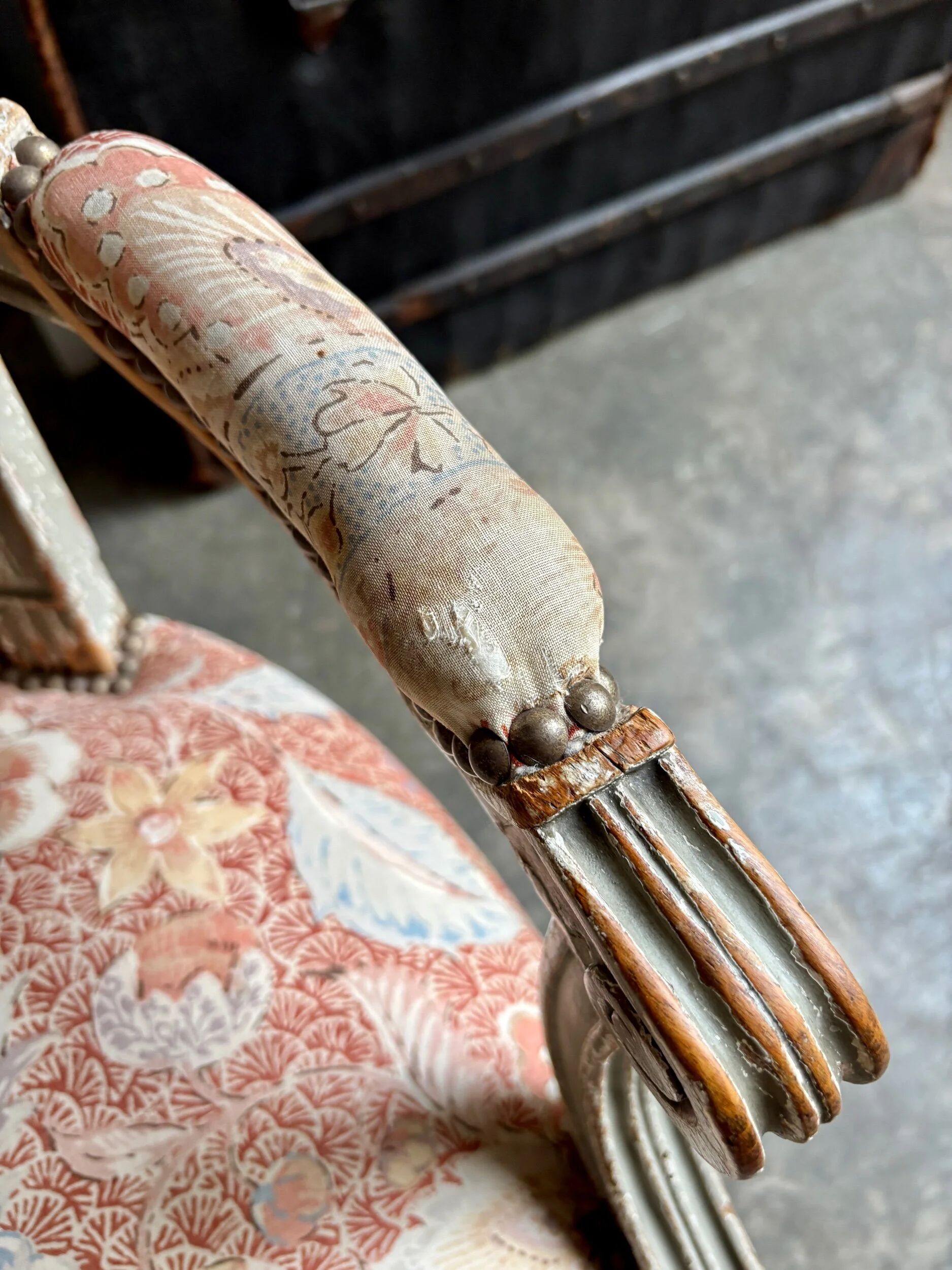 Fauteuil d'époque Louis XVI, tissus indienne n°1