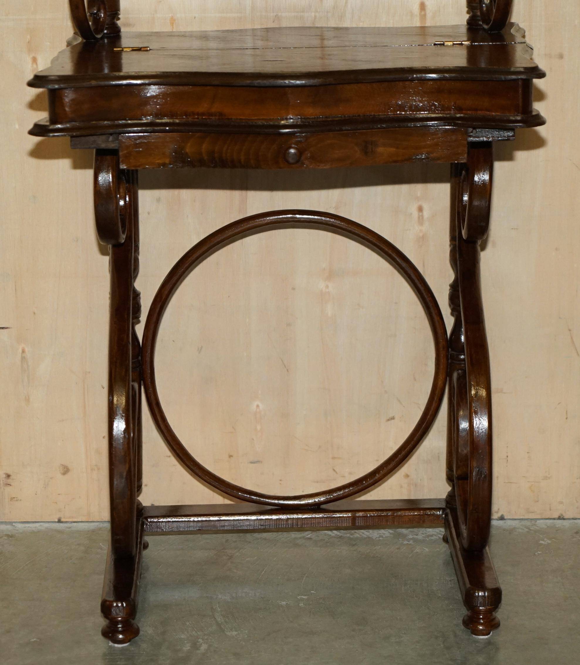 Victorian Thonet dressing table in bent wood with adjustable stool.