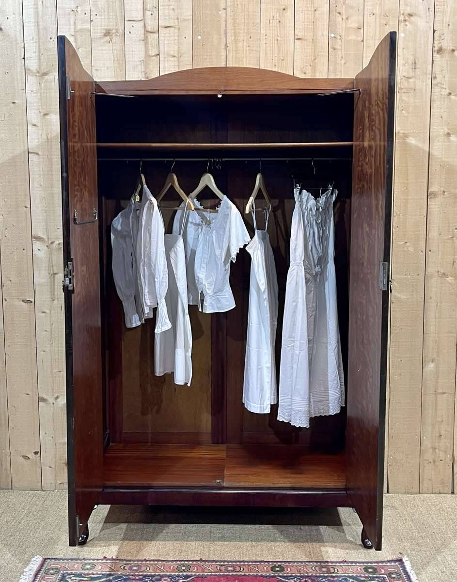 Penderie anglaise de style Chippendale en acajou des années 1930 Selency