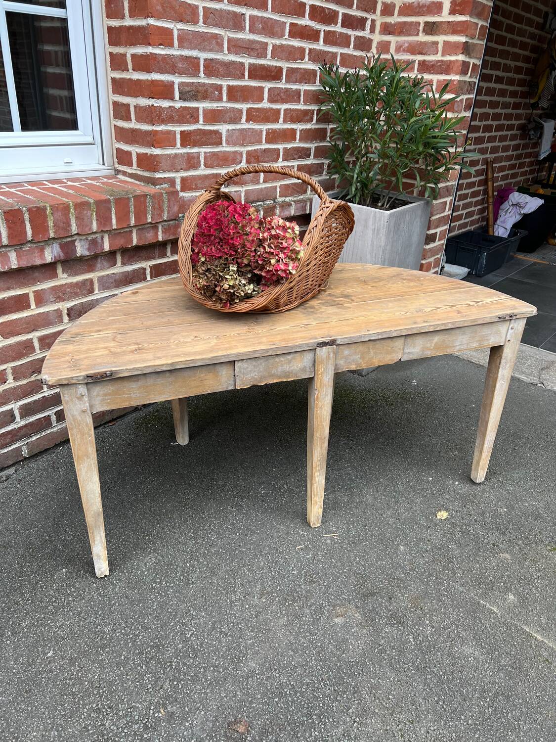 Ancienne table en bois demie lune
