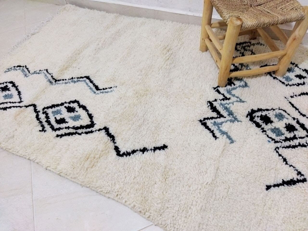 Tribal Berber carpet 165 X 104 CM