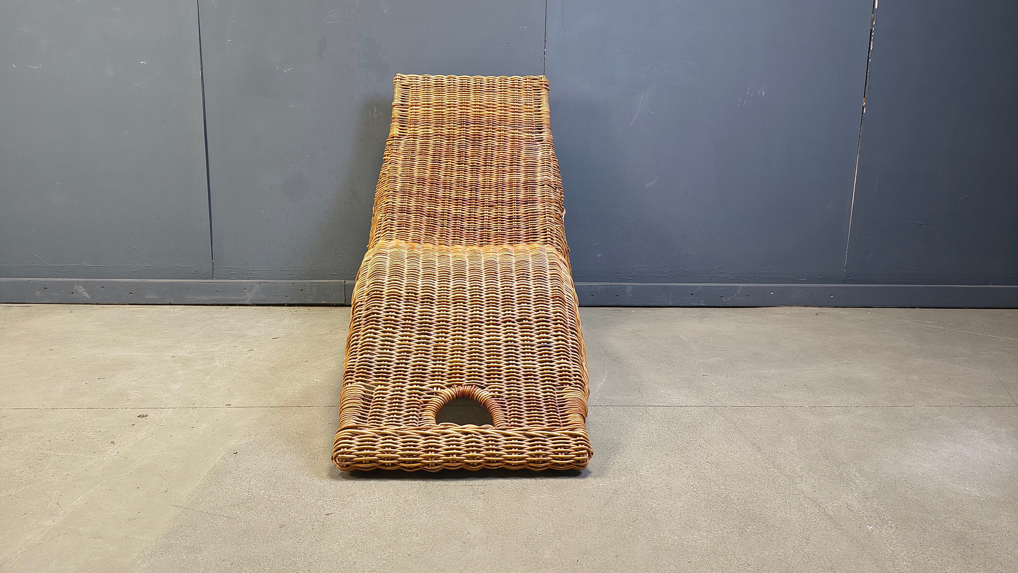 Wicker chaise longue, 1970s