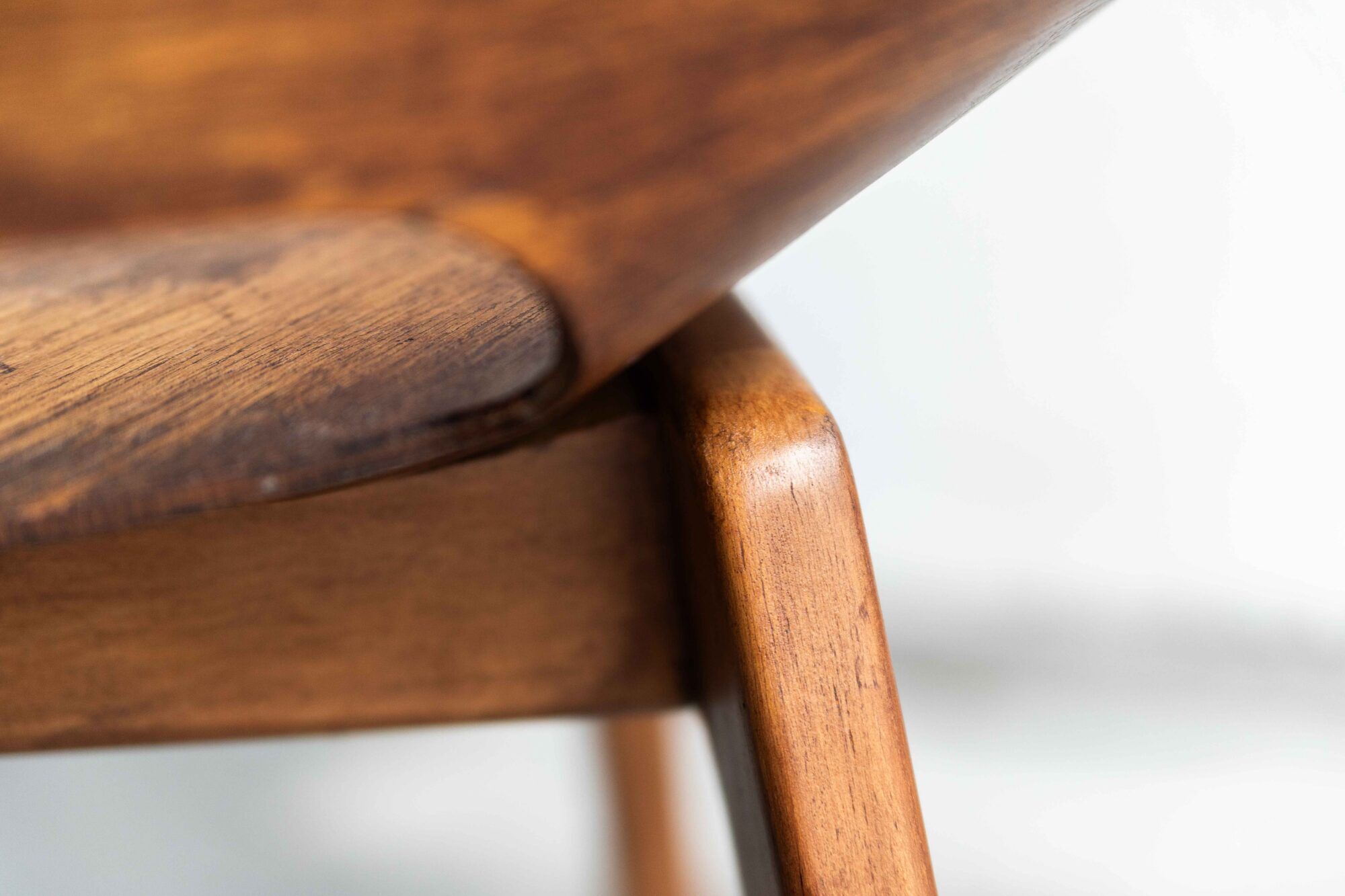 Set of 6 'Tonneau' dining chairs by Pierre Guariche