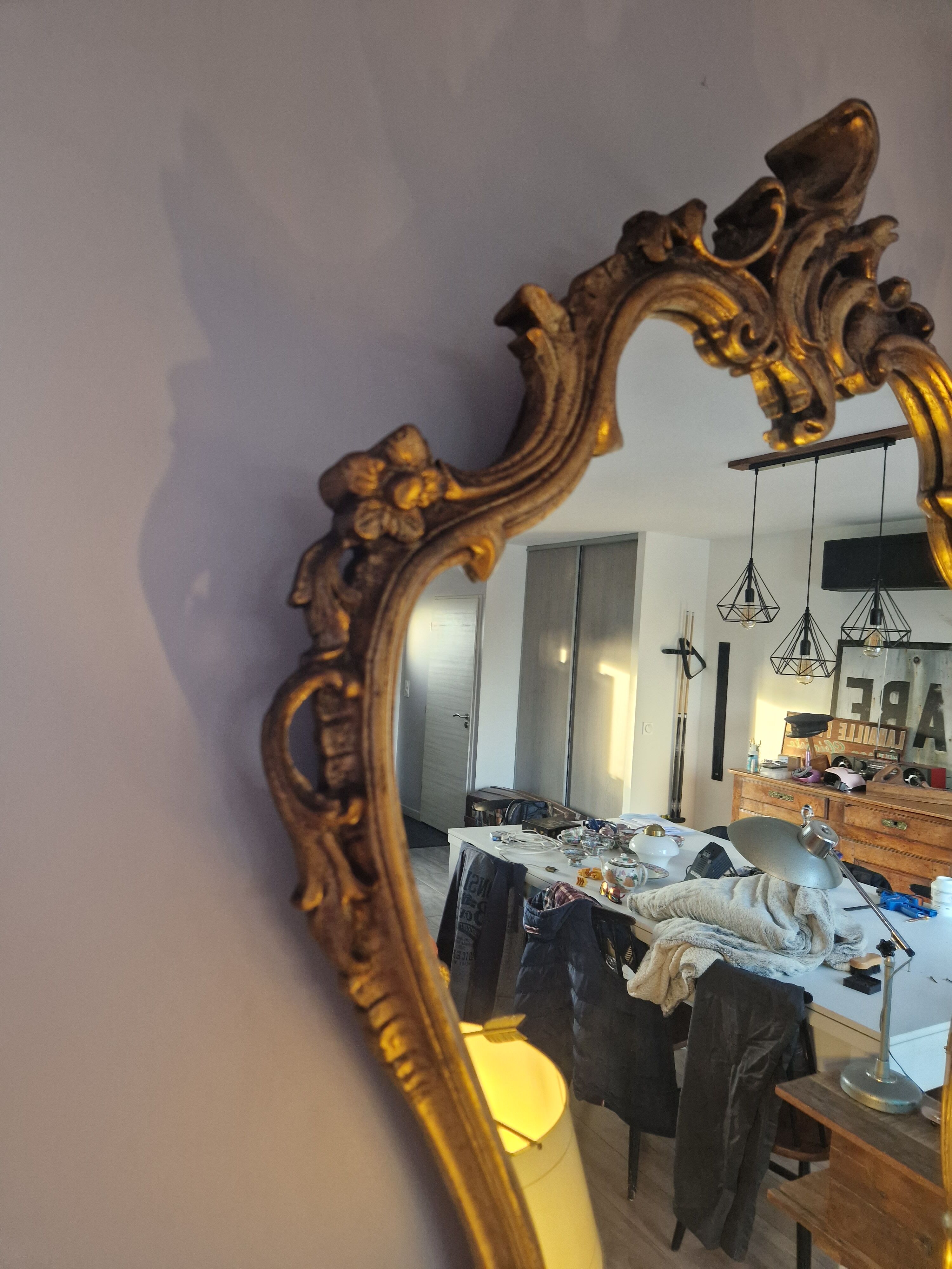 Golden baroque mirror 98 x 67 cm