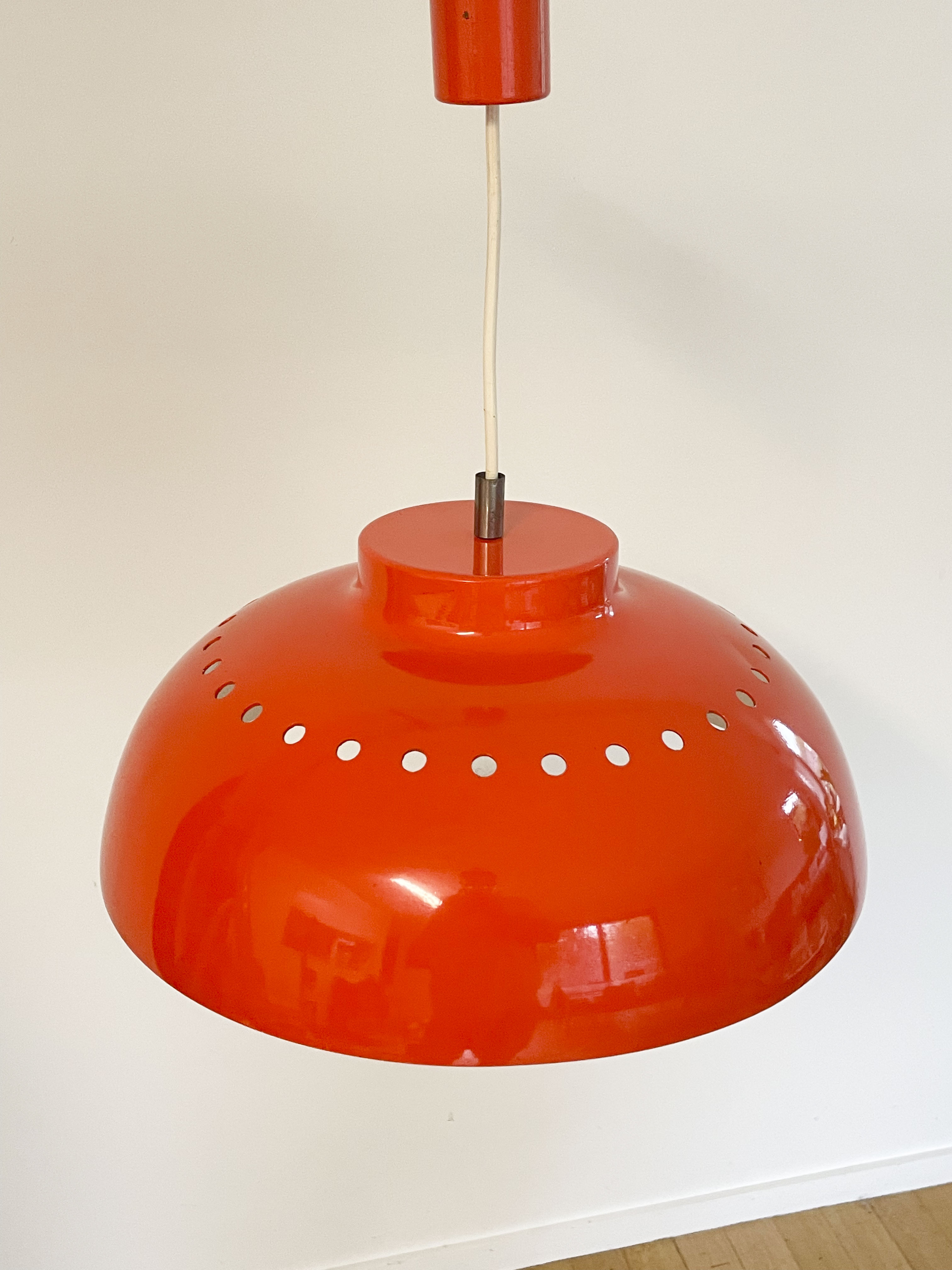 Orange metal suspension, 1970