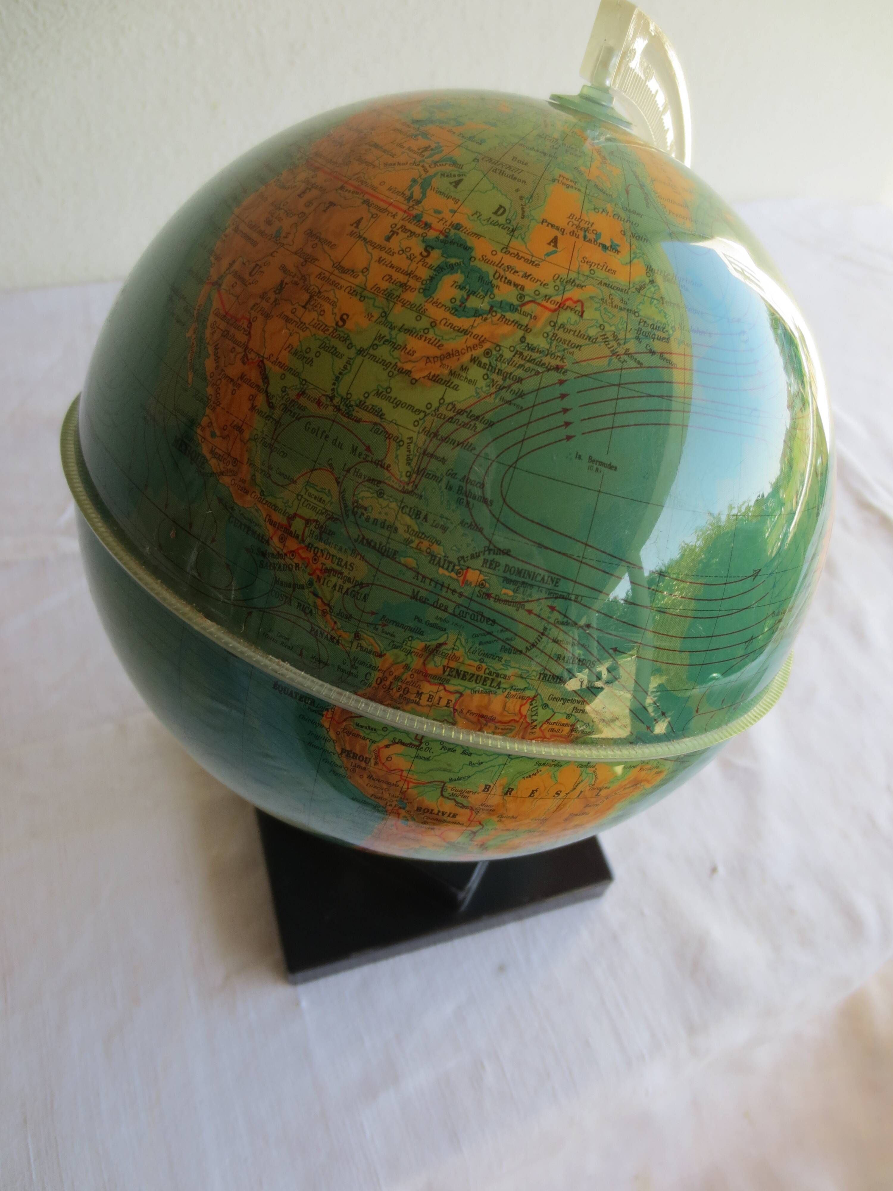 globe earth / black plastic base