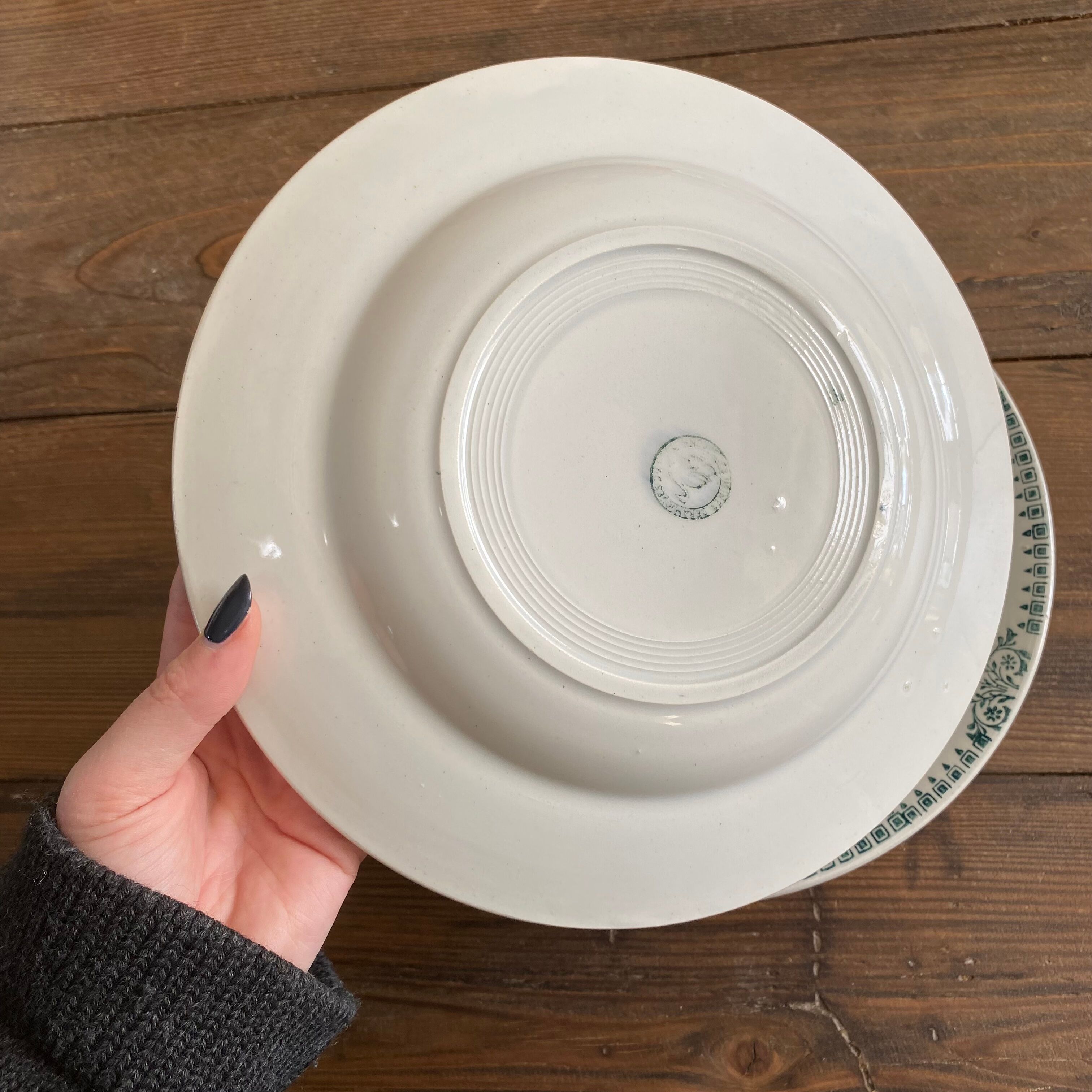Service st Amand land of iron plates and dishes