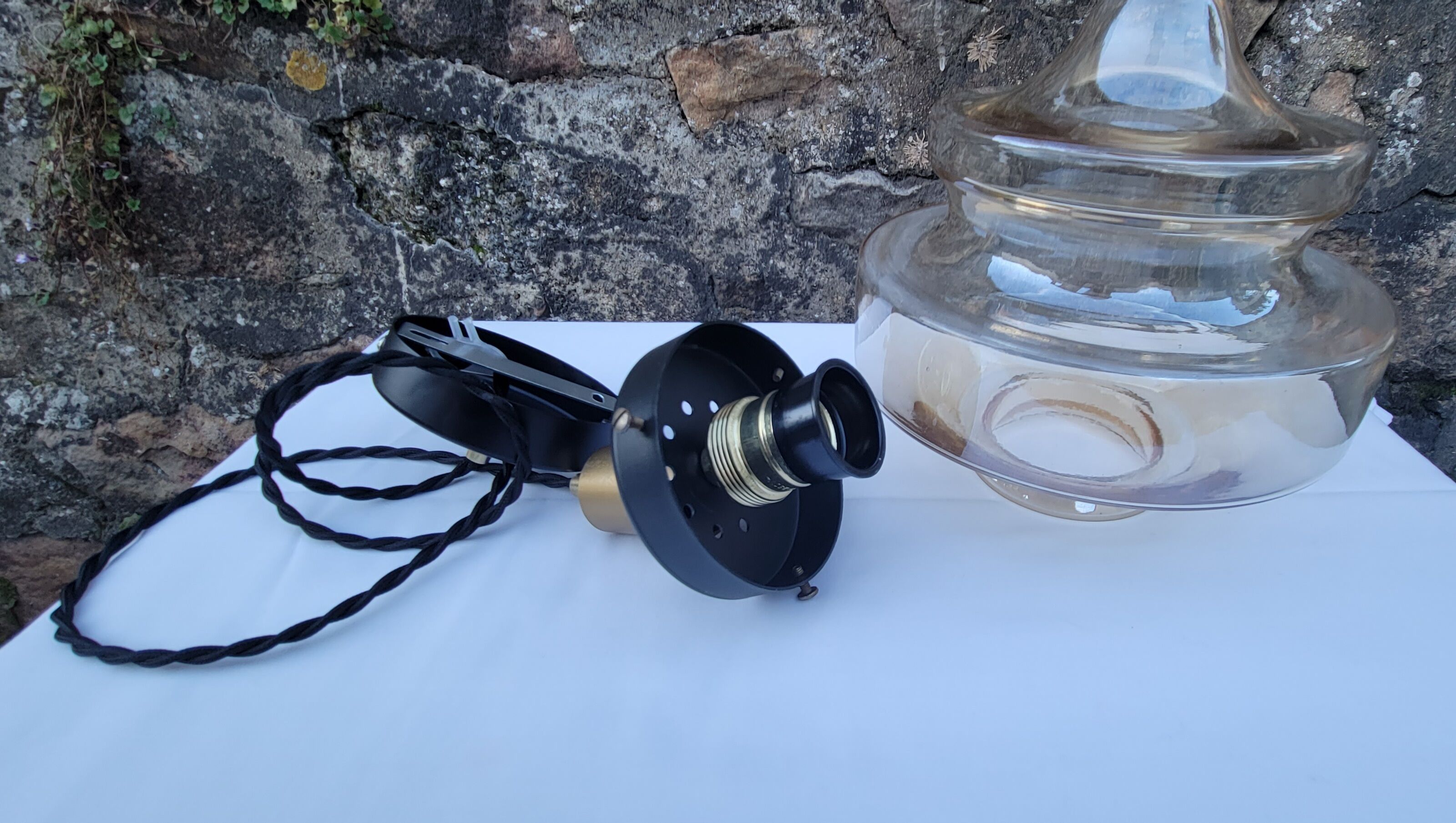 Amber glass pendant lamp