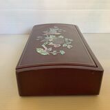 Lacquered wood box pearlescent flowers