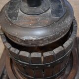 Ancien petit pressoir raynaud