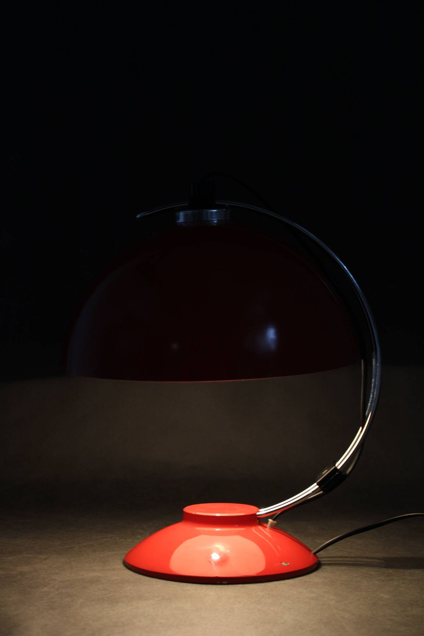 Lampe de table rouge des années 1970, Tchécoslovaquie