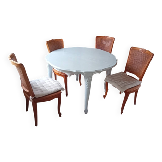 Table et ses chaises