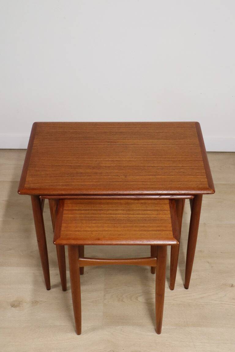 Tables gigognes scandinave en teck, 1960