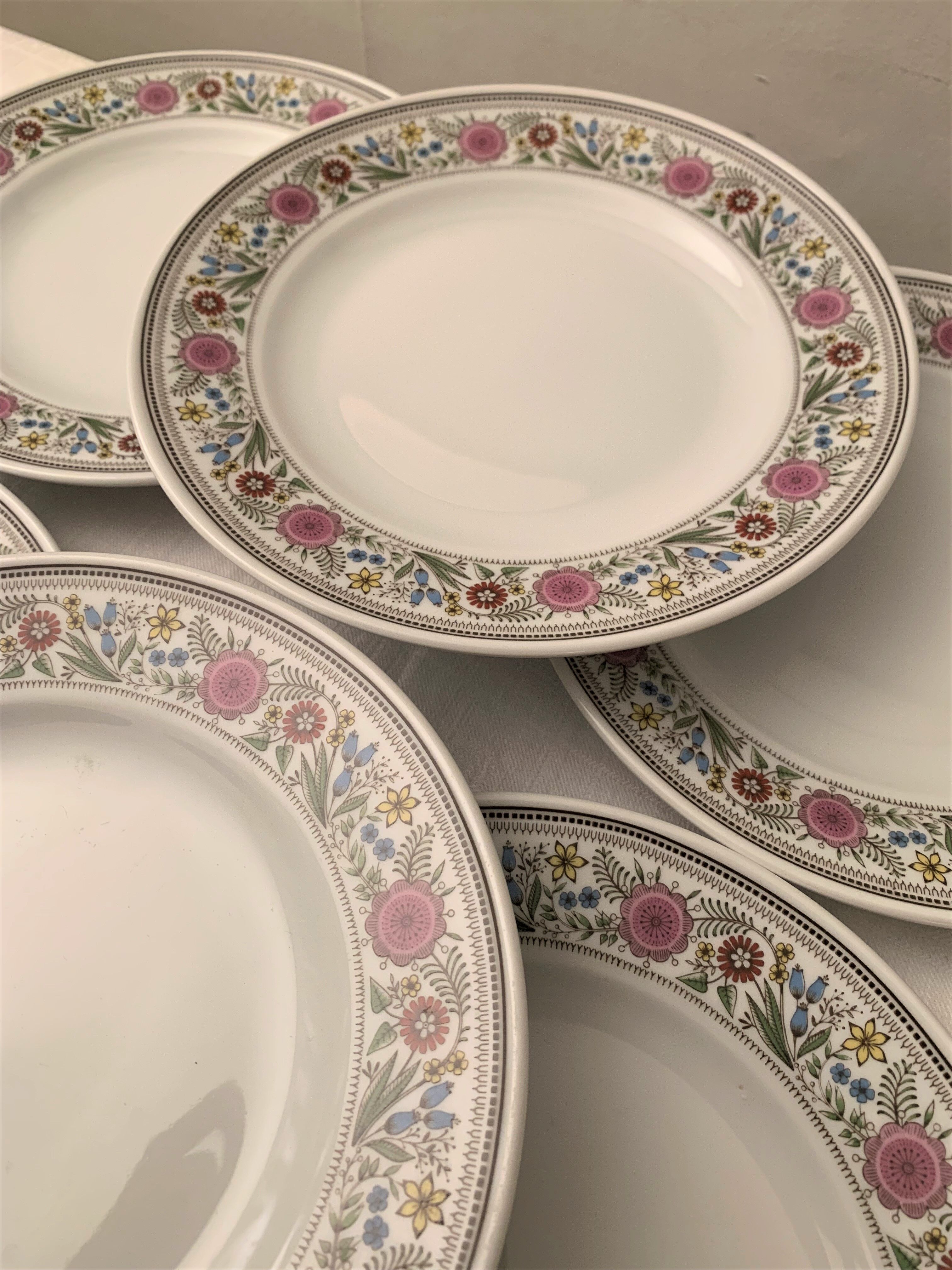 Assiettes plates porcelaine