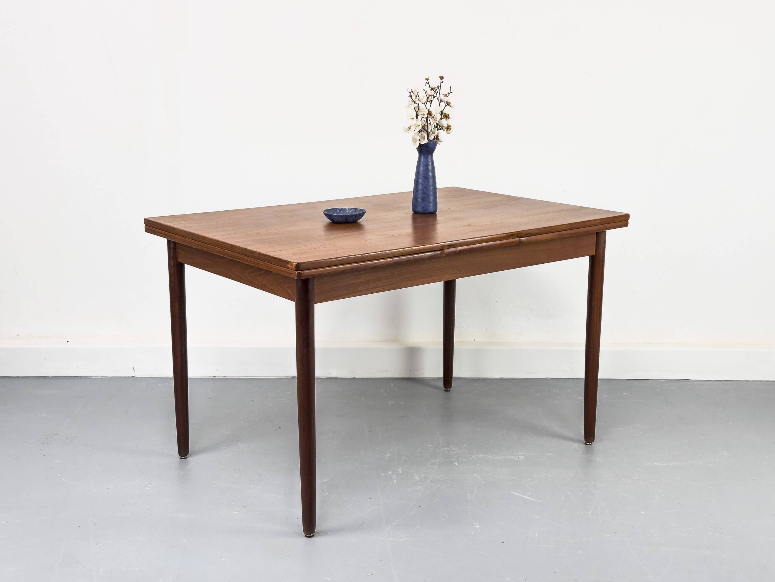 Table danoise extensible en teck, 1960