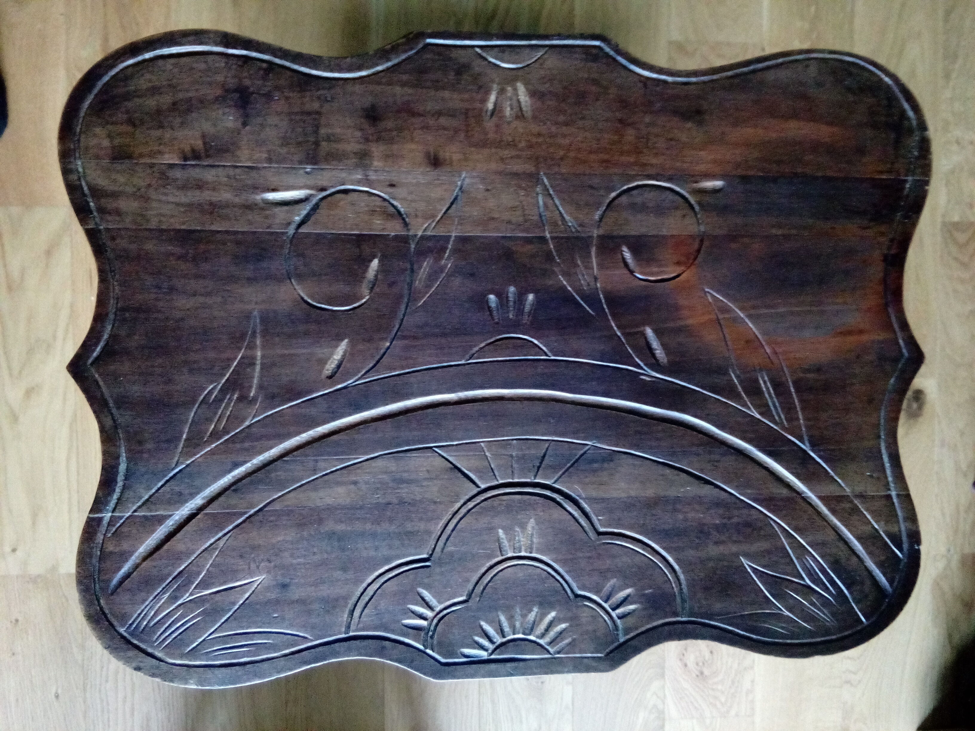 Console solid wooden sofa tip, turned wooden footing