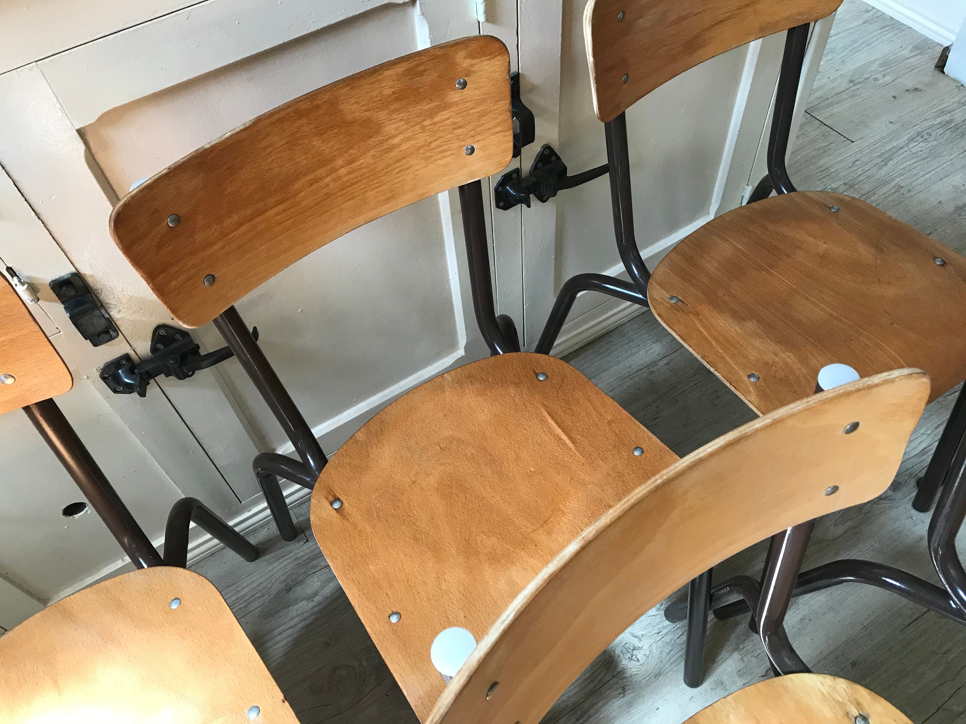 Lot of 6 vintage school chairs