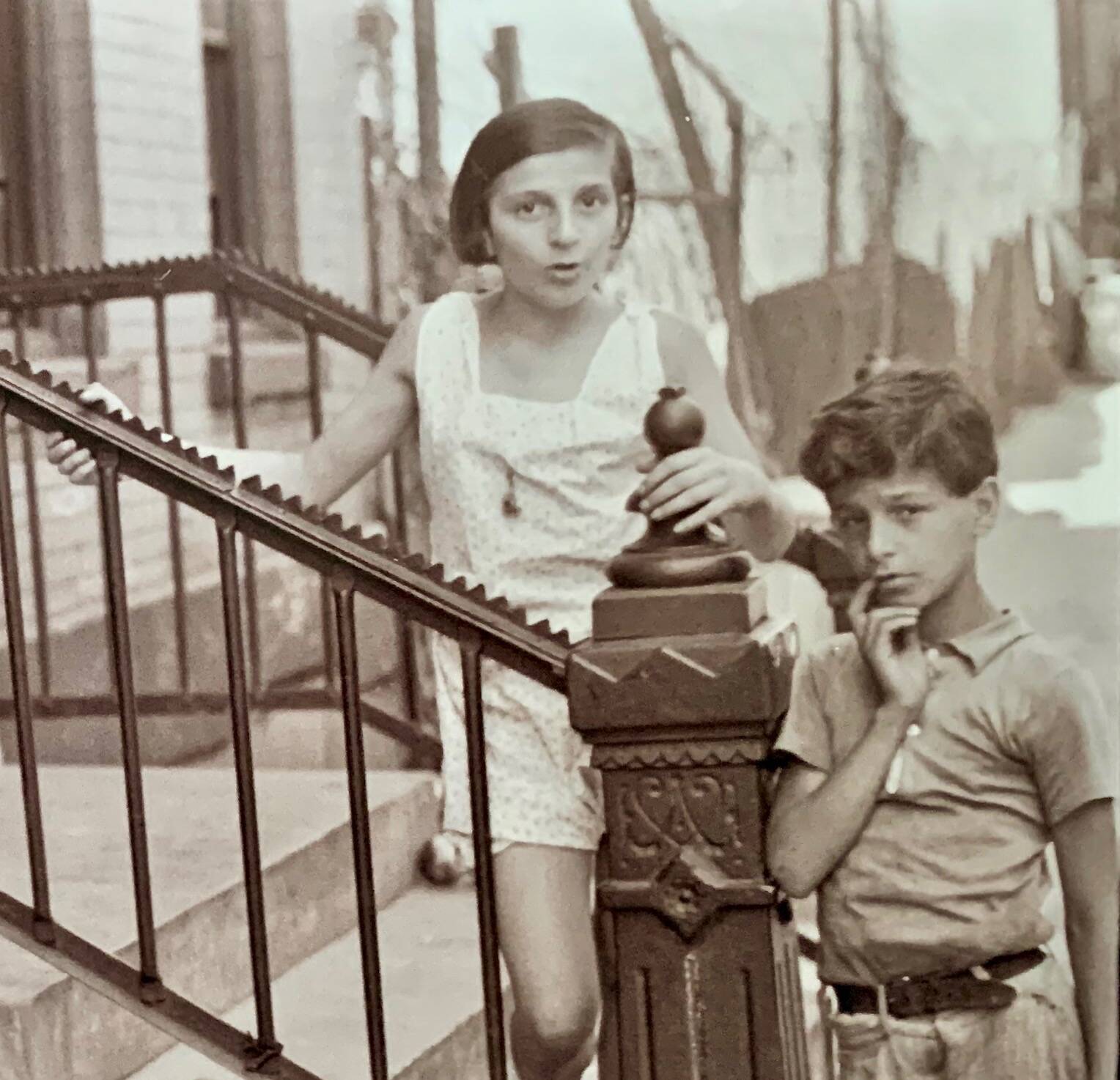Walker Evans — Children playing in a street in New York, 1938