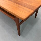 Table basse danoise du milieu du siècle avec rangement de A / S Niels Bach, 1960s